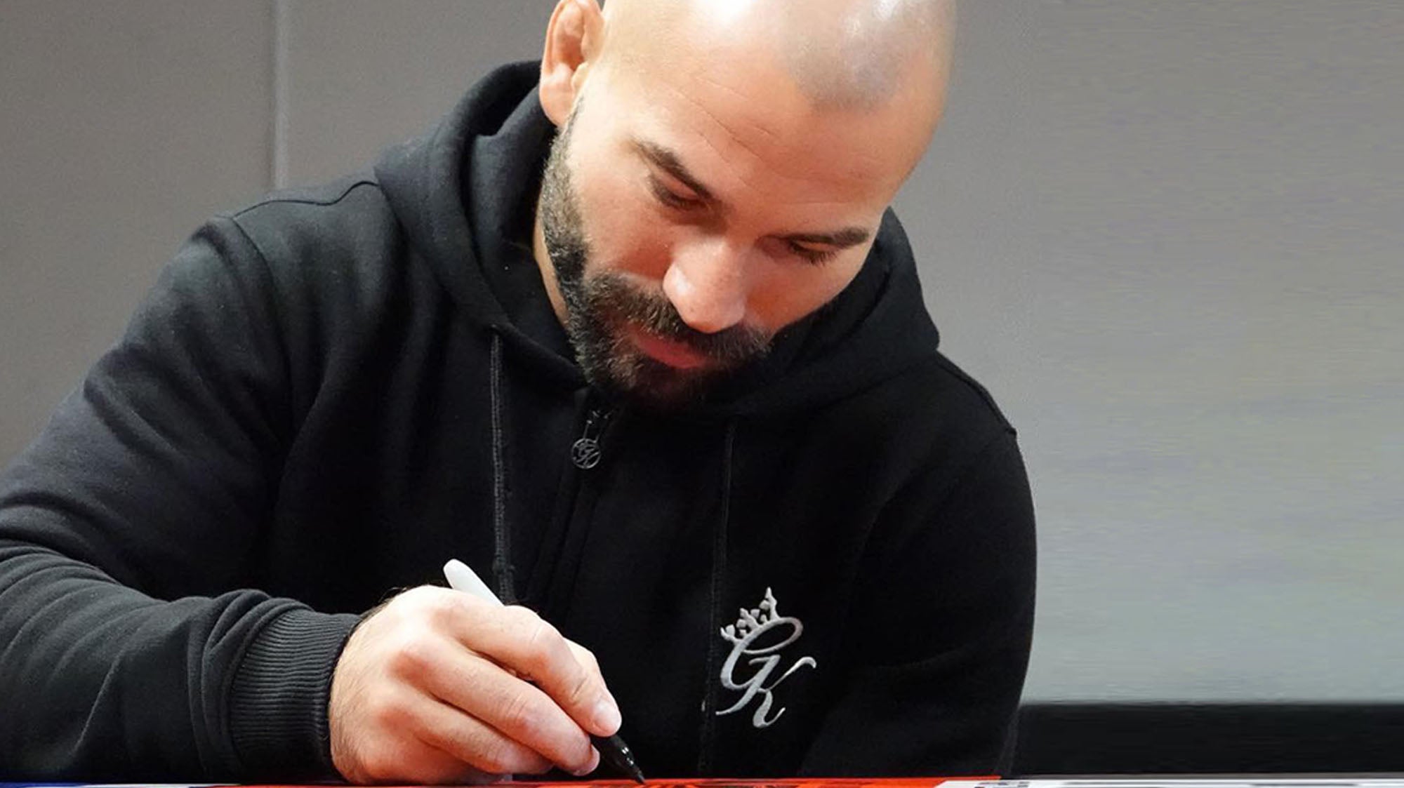 GK Ambassador Artem Lobov signs for UFC Moncton...