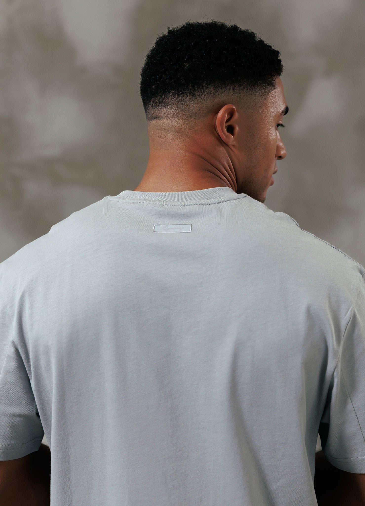 Gym King Script Relaxed Fit Tee - Urban Grey