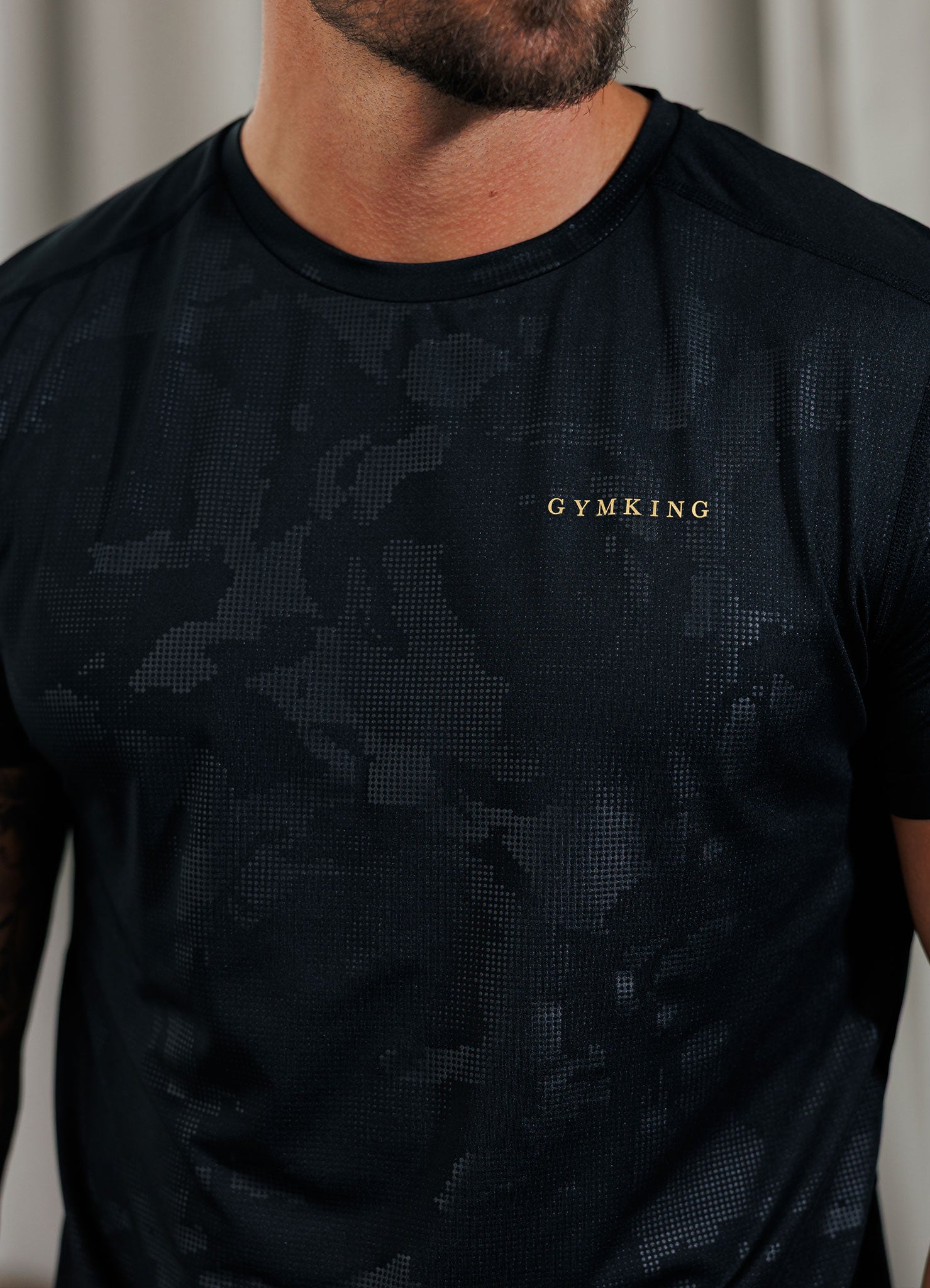 Gym King Debossed Camo Tee - Black/Gold