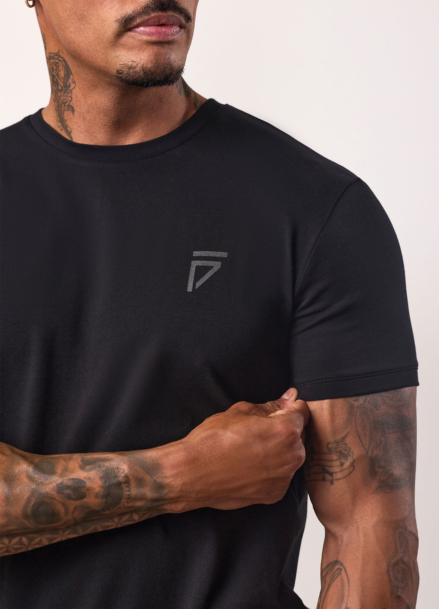 Gym King Fight Division Tee - Black/Black