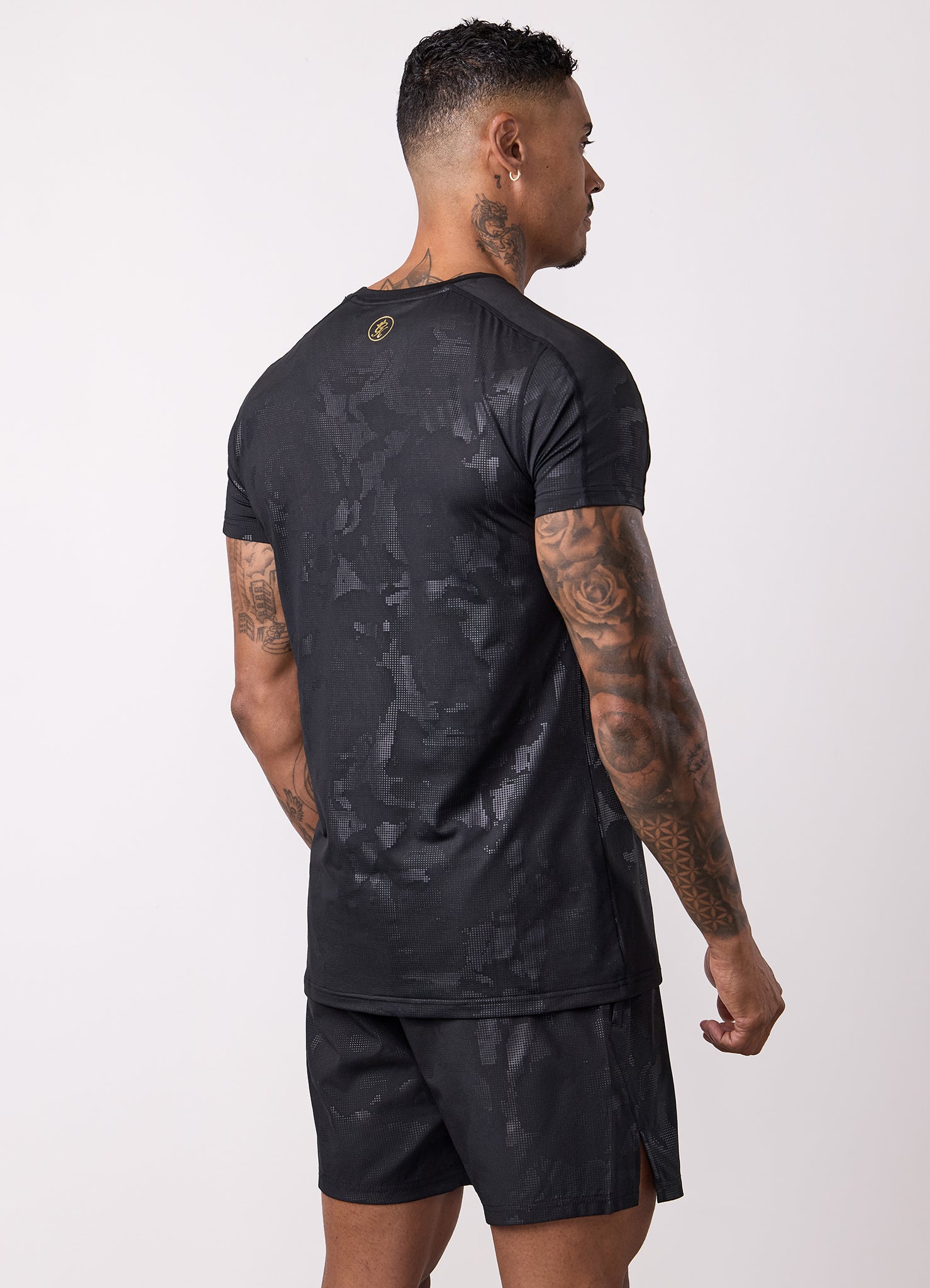 Gym King Debossed Camo Tee - Black/Gold