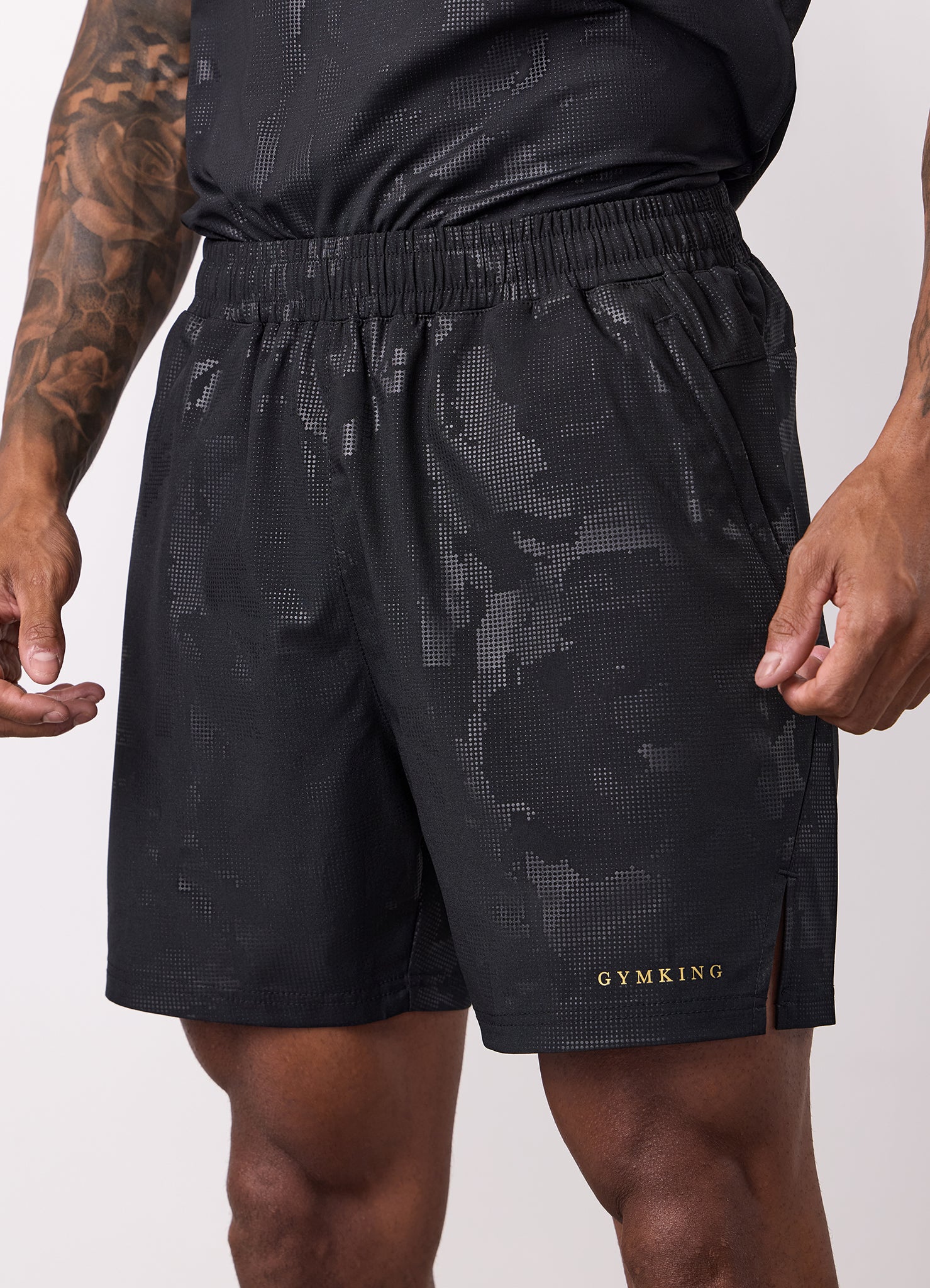 Gym King Debossed Camo Short 5" - Black/Gold