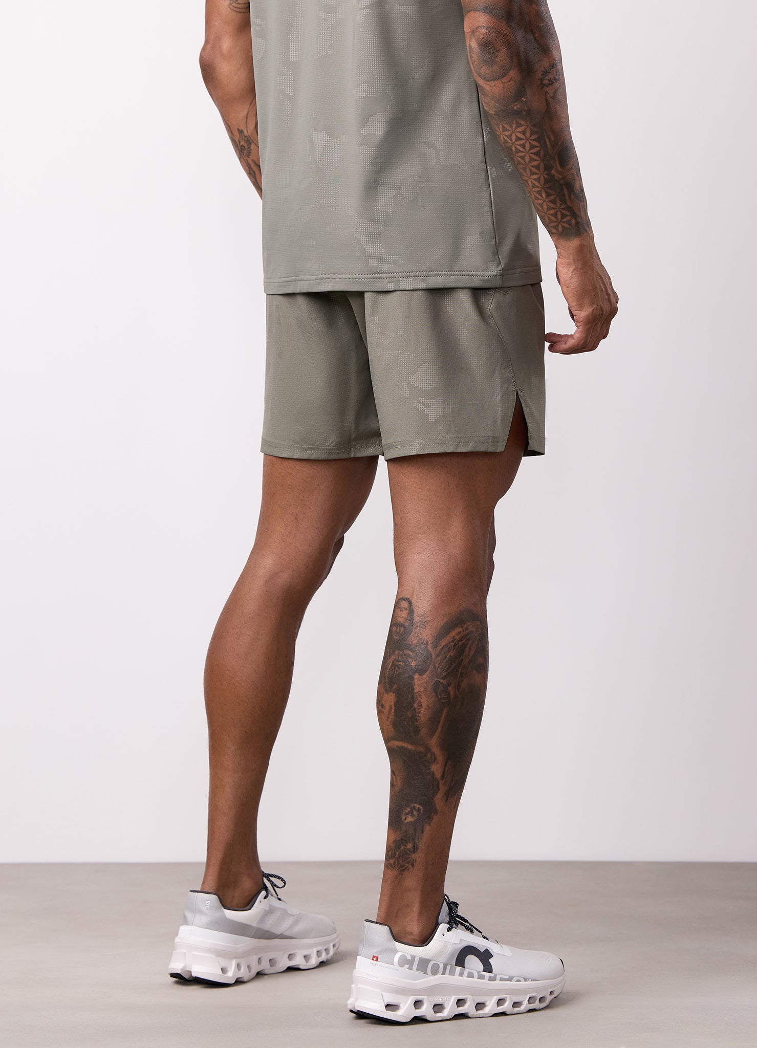 Gym King Debossed Camo Short 5" - Olive