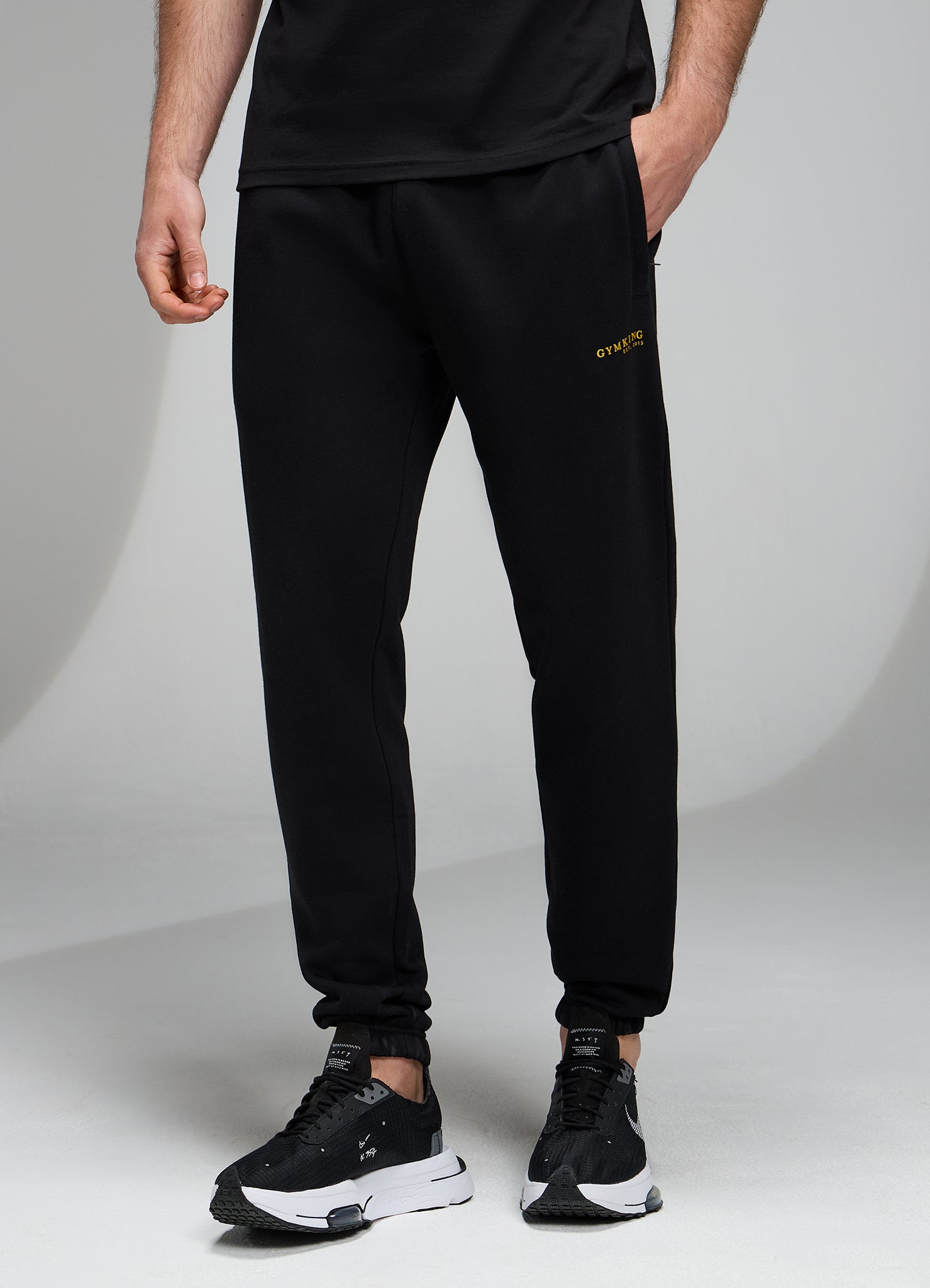 Gym King Established Relaxed Fit Jogger - Black/Gold