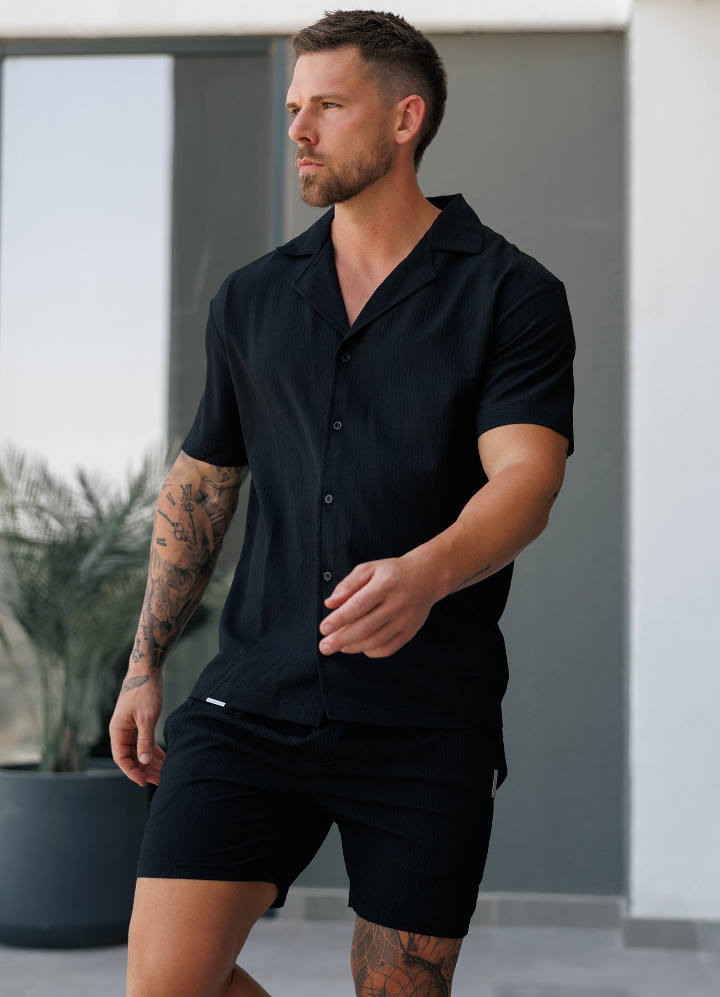Gym King Signature Woven Texture Shirt - Black