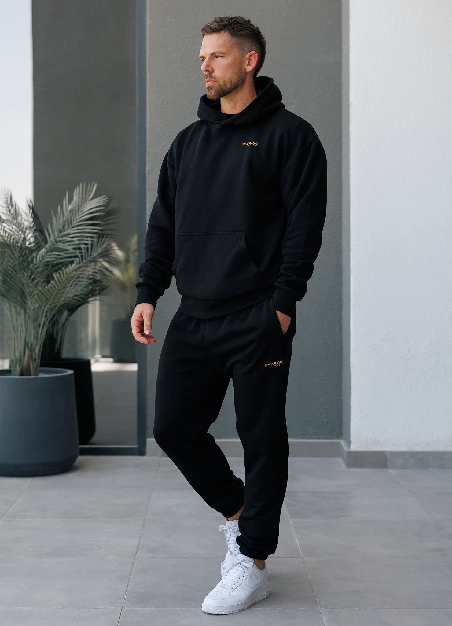 Gym King Established Relaxed Fit Jogger - Black/Gold