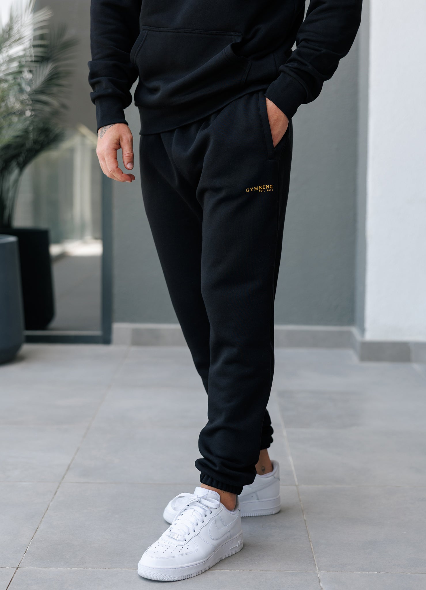 Gym King Established Relaxed Fit Jogger - Black/Gold