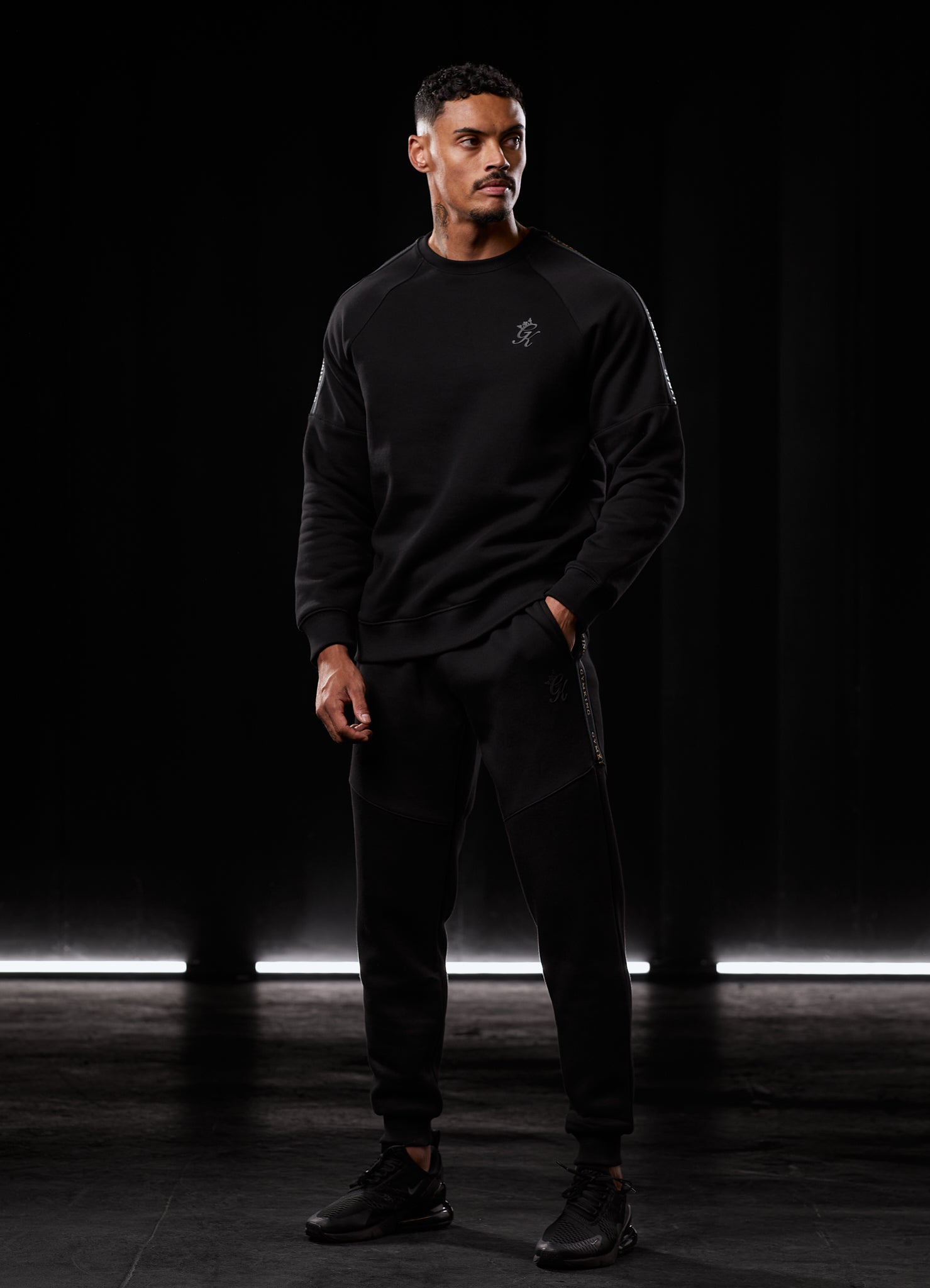 Gym King Premium Taped Crew - Black/Gold