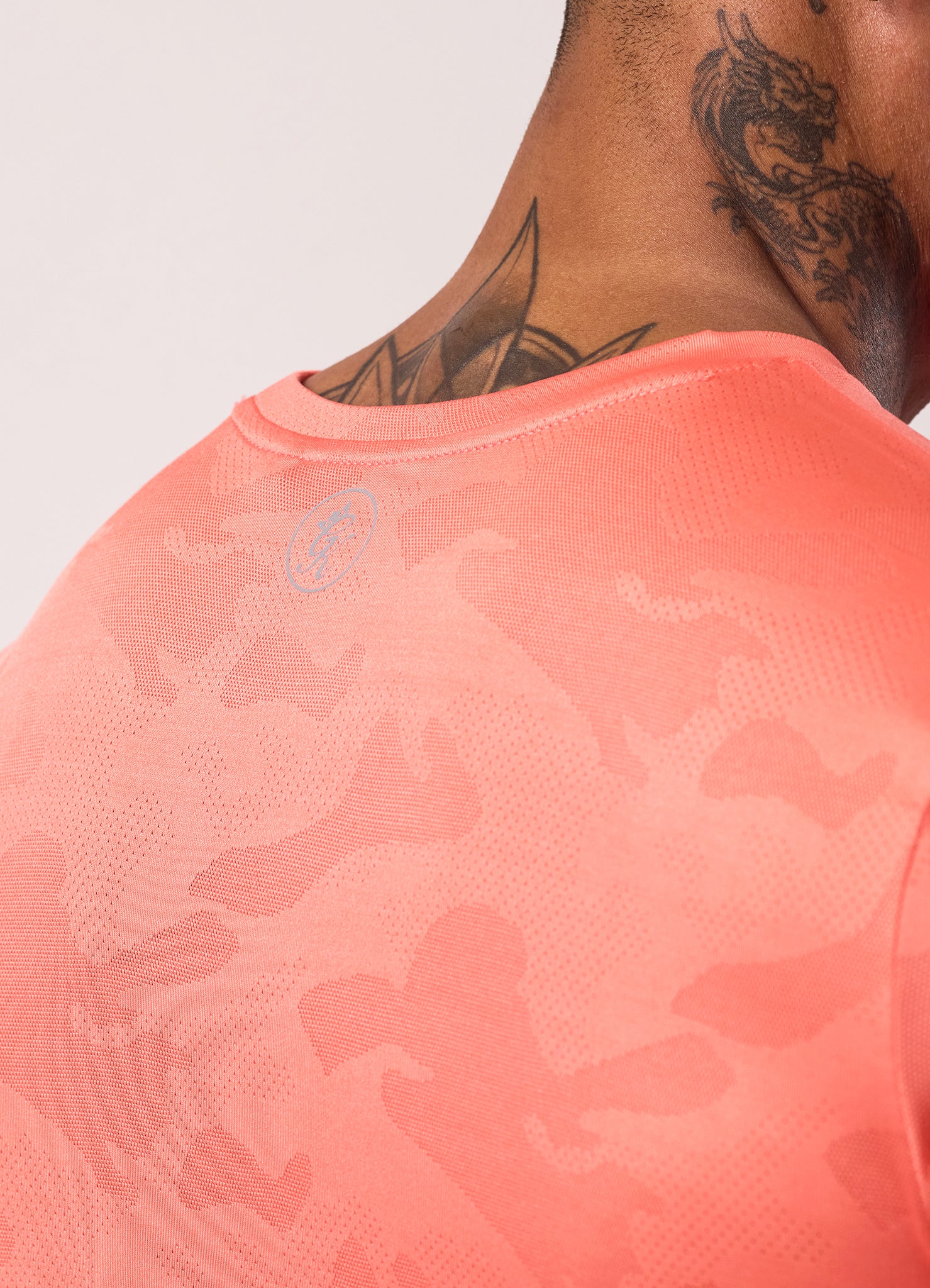Gym King Relentless Camo Tee - Coral Punch