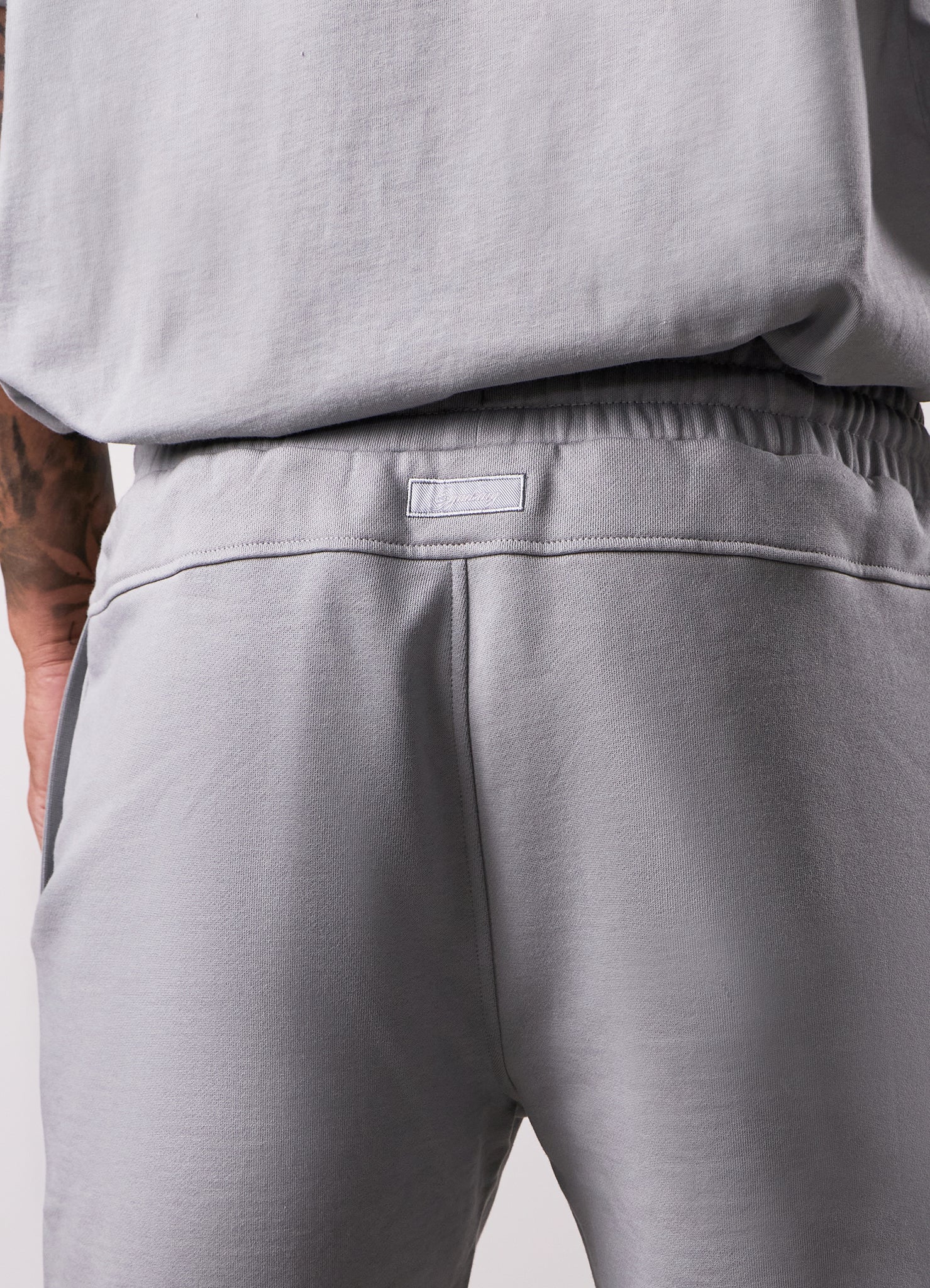 Gym King Script Relaxed Fit Short - Urban Grey