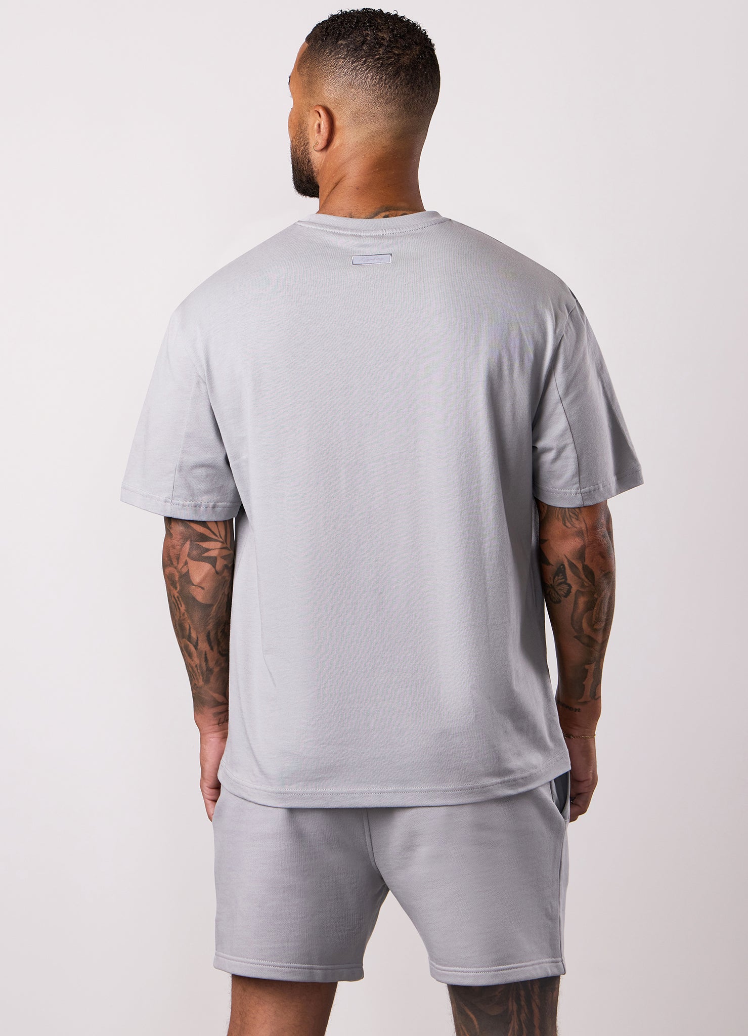 Gym King Script Relaxed Fit Tee - Urban Grey