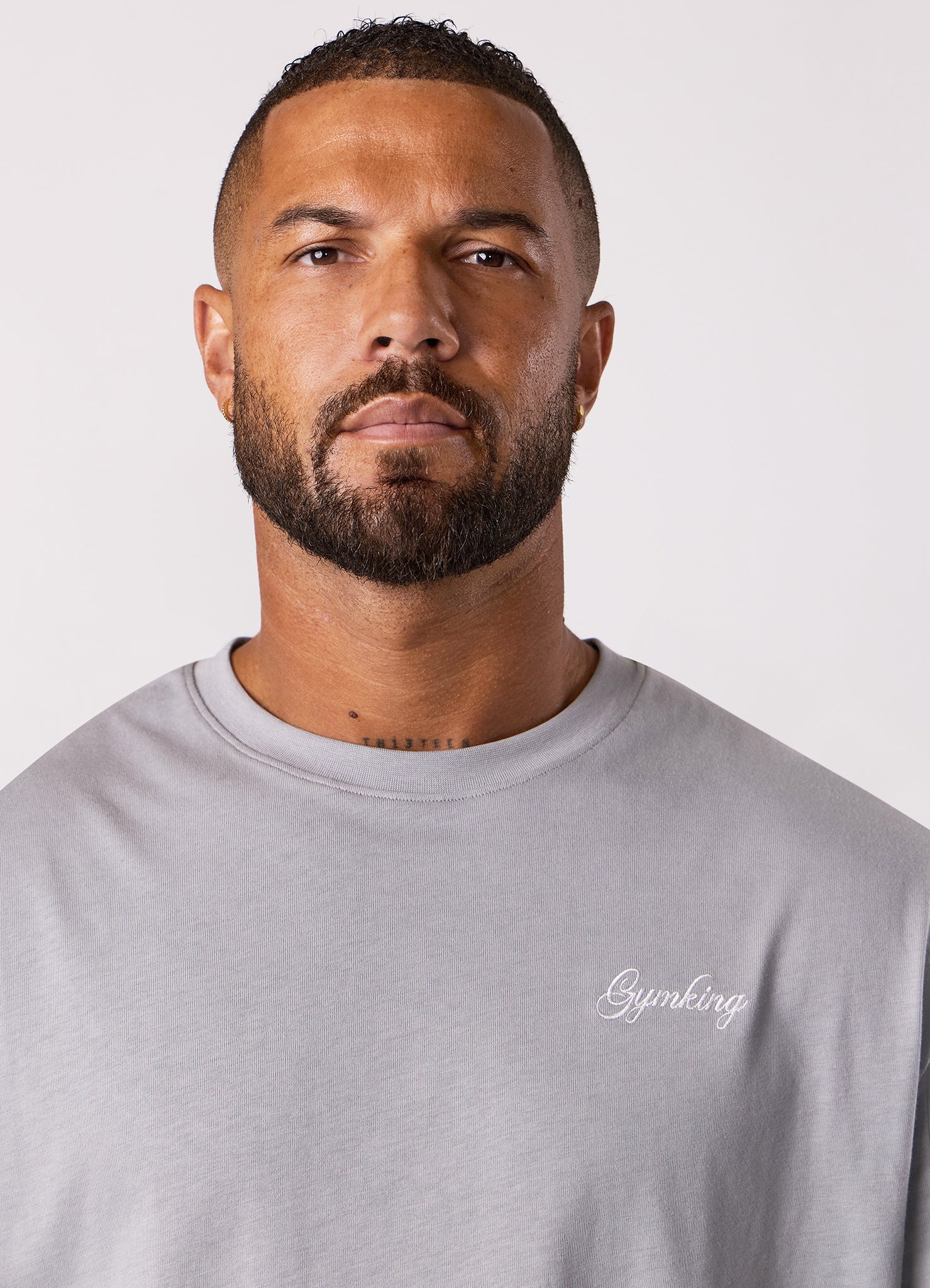 Gym King Script Relaxed Fit Tee - Urban Grey