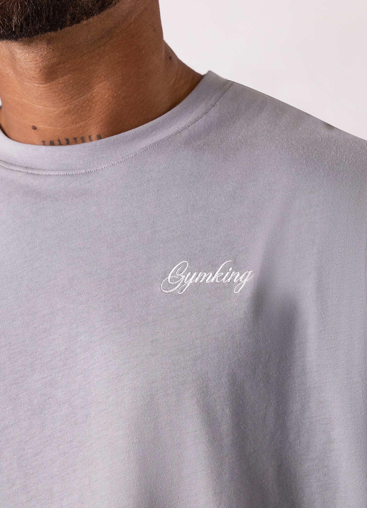 Gym King Script Relaxed Fit Tee - Urban Grey