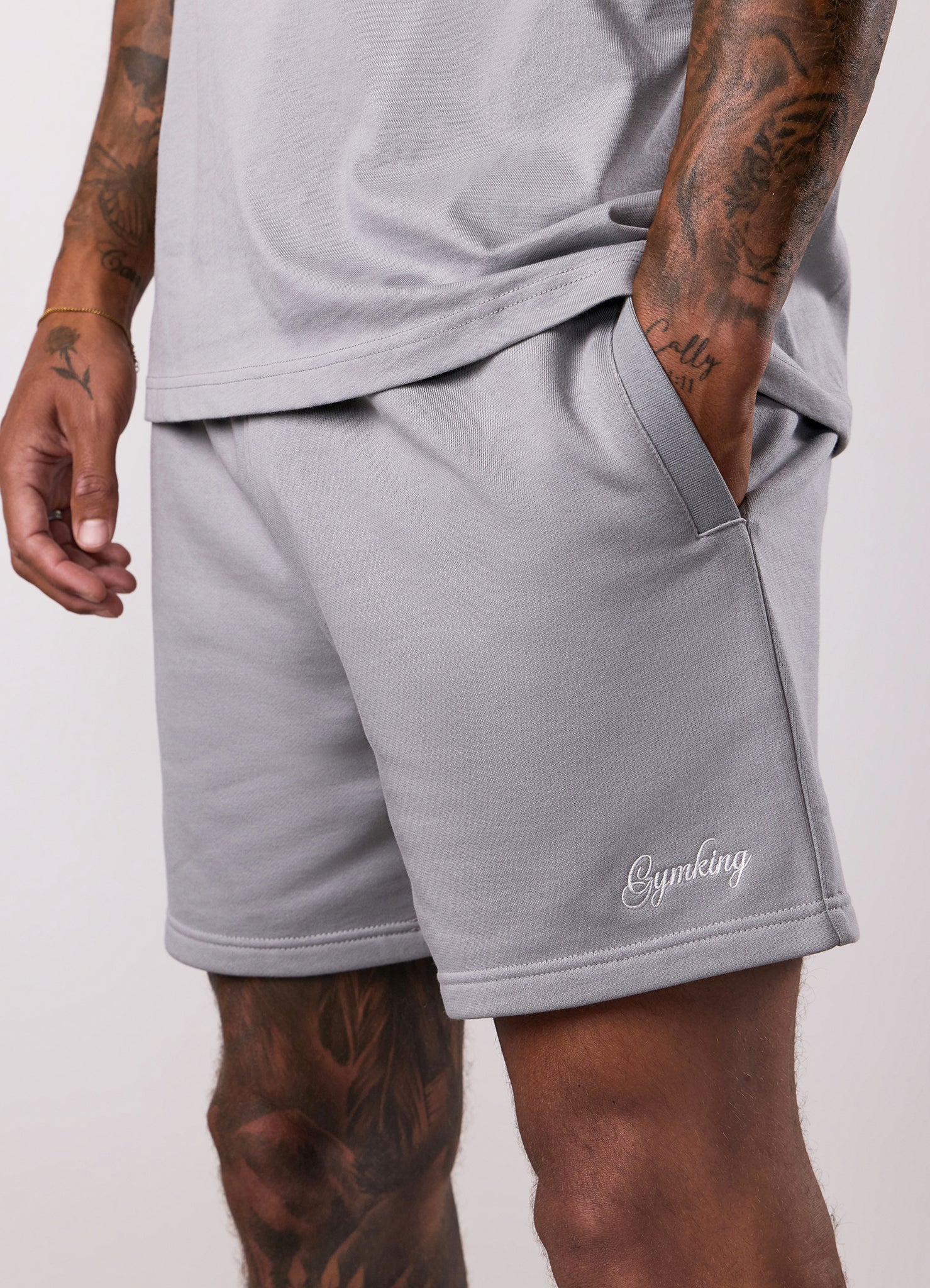 Gym King Script Relaxed Fit Short - Urban Grey