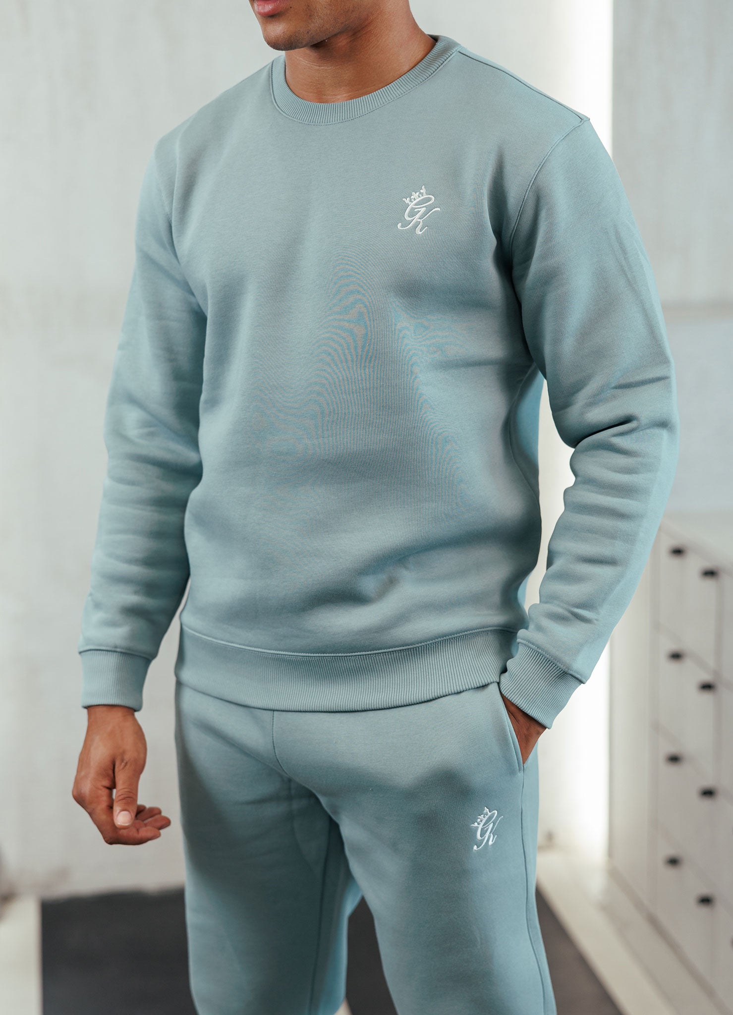 Gym King Fundamental Fleece Crew - Smoke