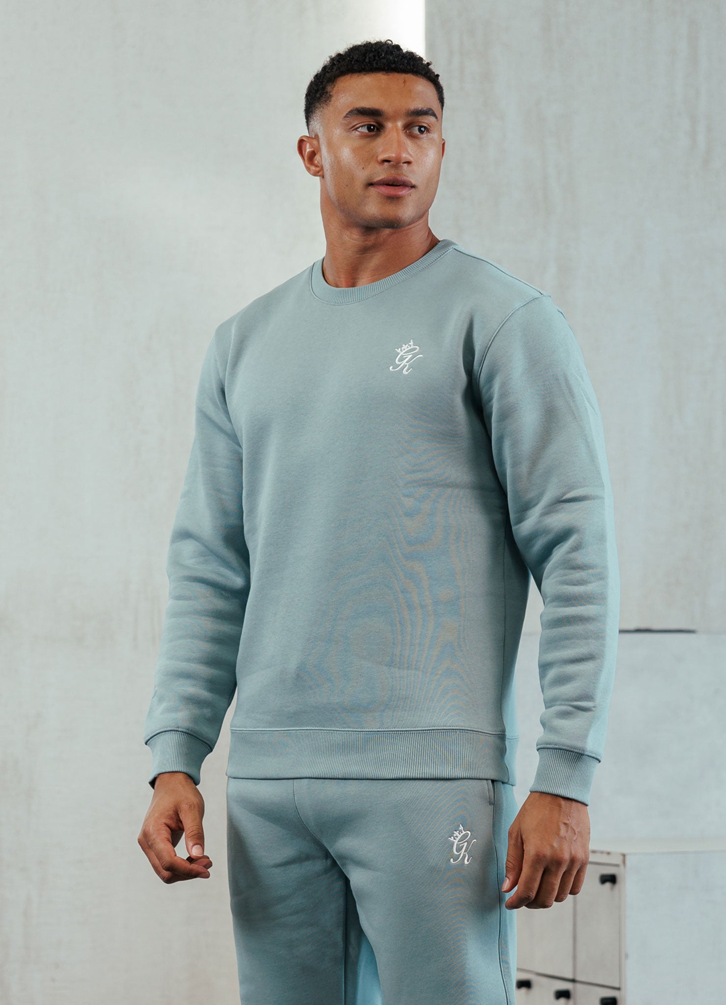 Gym King Fundamental Fleece Crew - Smoke