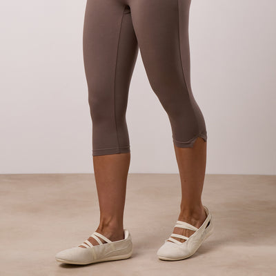 Gym King 365 Jersey Capri Leggings - Truffle
