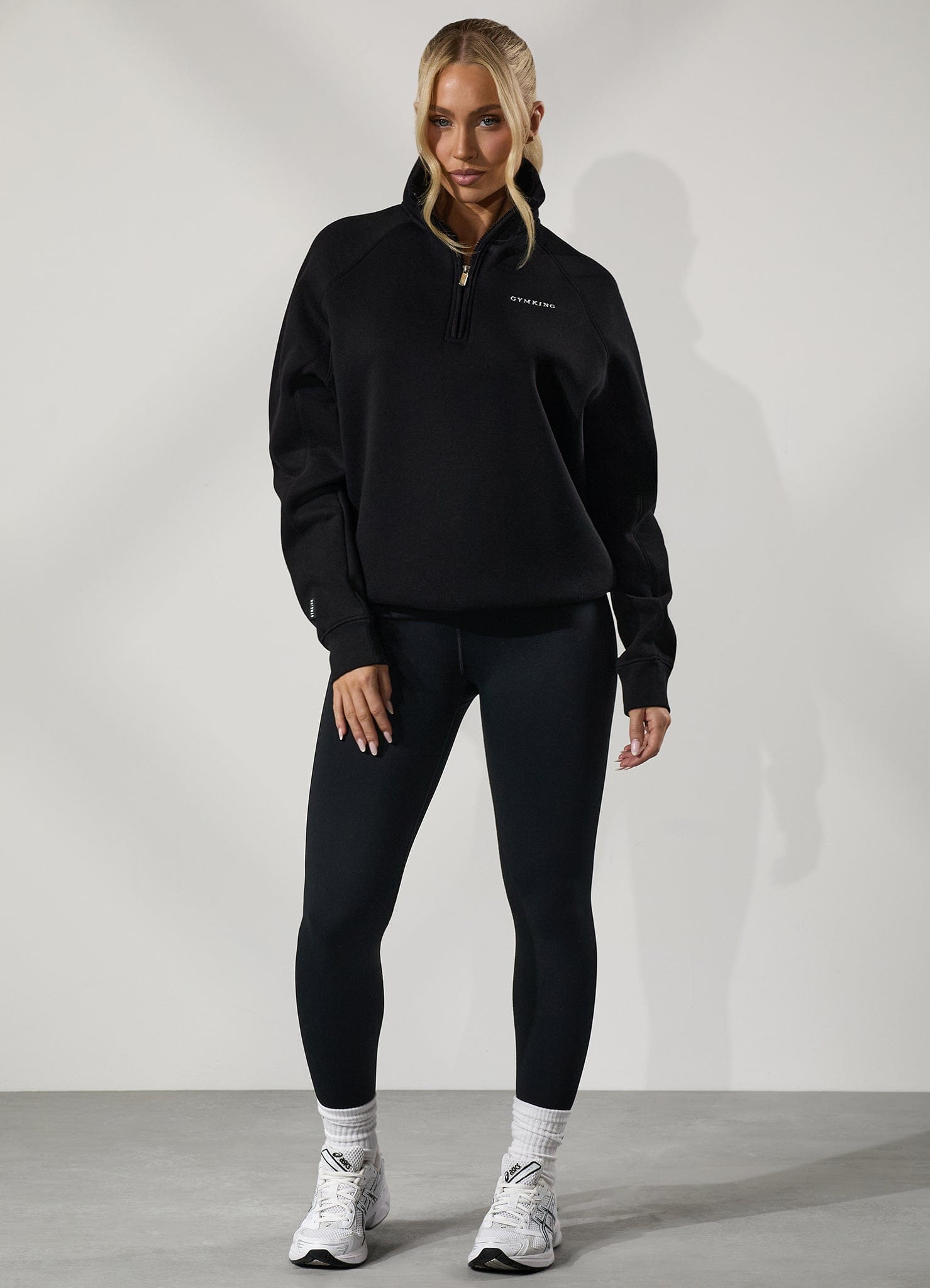 Gym King Raglan Sleeve Fleece Funnel - Black