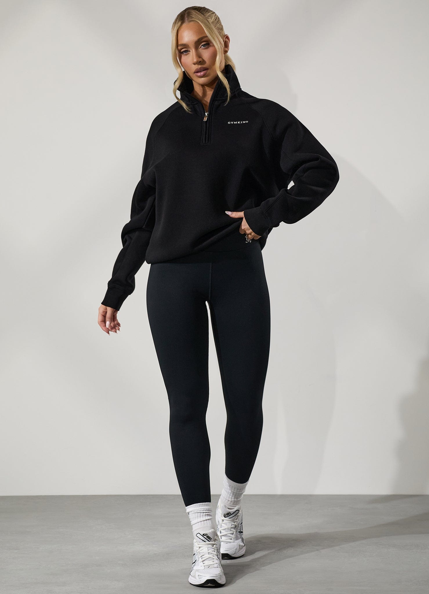 Gym King Raglan Sleeve Fleece Funnel - Black