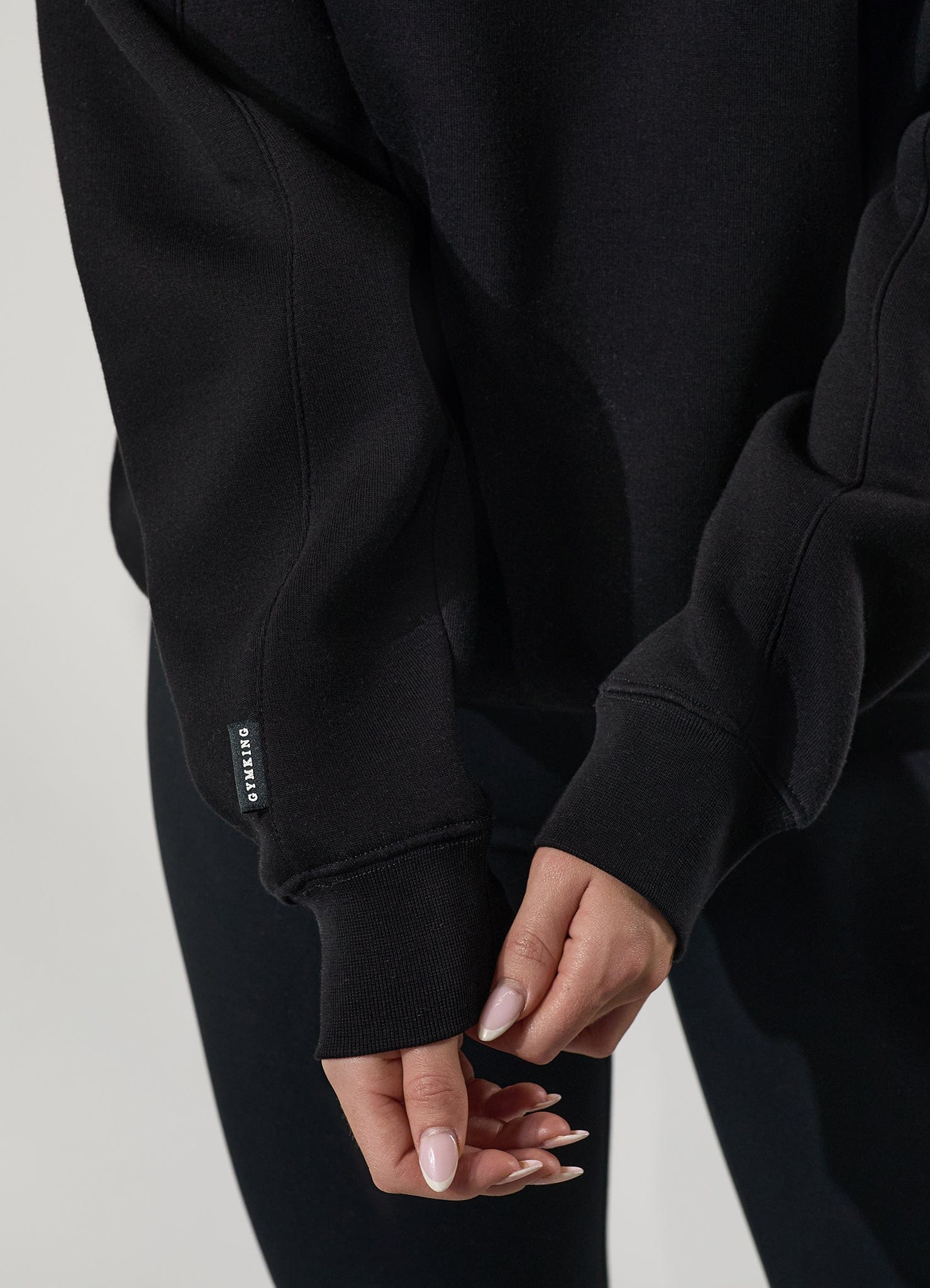 Gym King Raglan Sleeve Fleece Funnel - Black