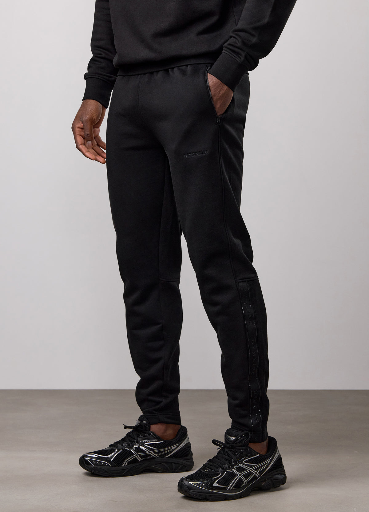Gym King Ascent Taped Jogger - Black