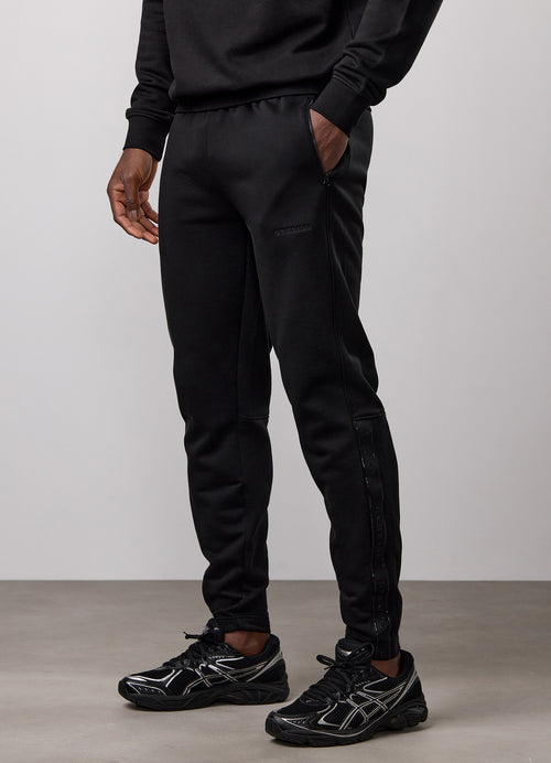 Gym King Ascent Taped Jogger - Black