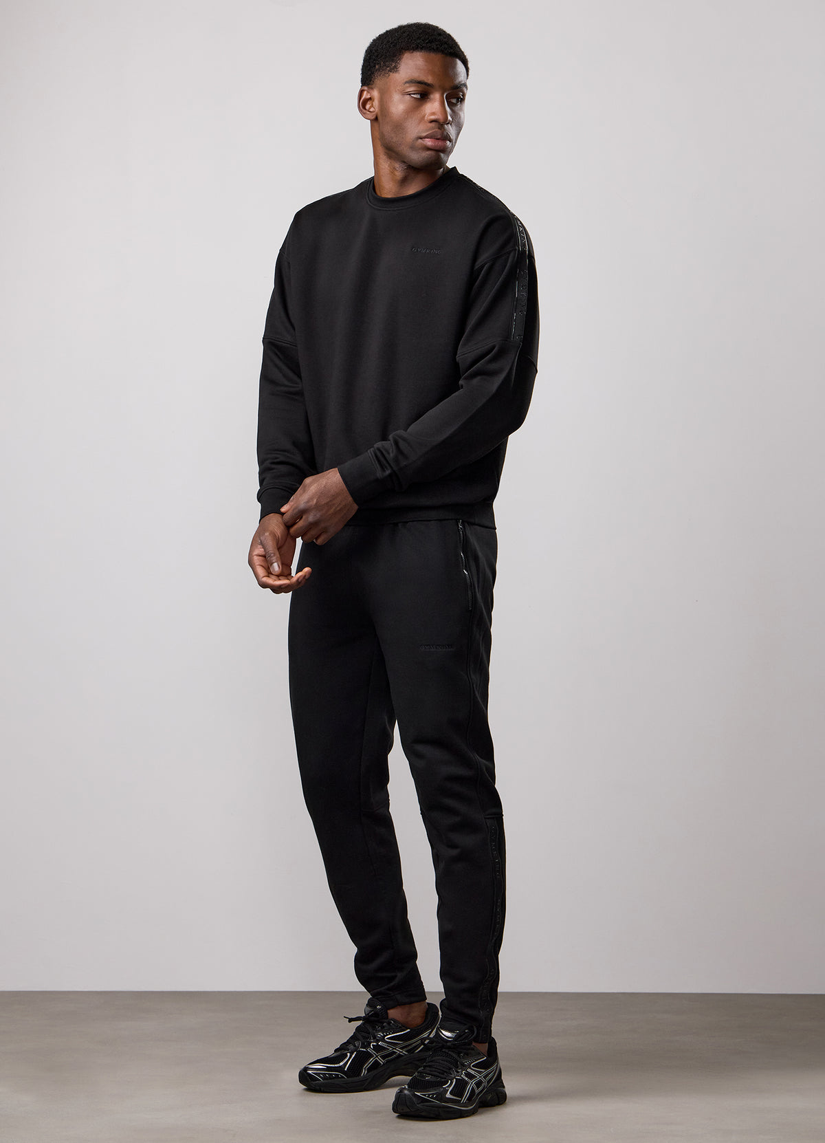 Gym King Ascent Taped Crew Tracksuit – Black