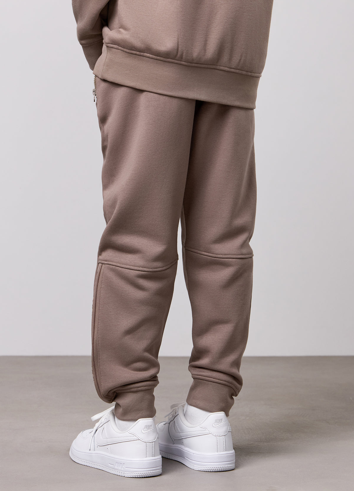 Gym King Older Kids Ascent Taped Jogger - Truffle