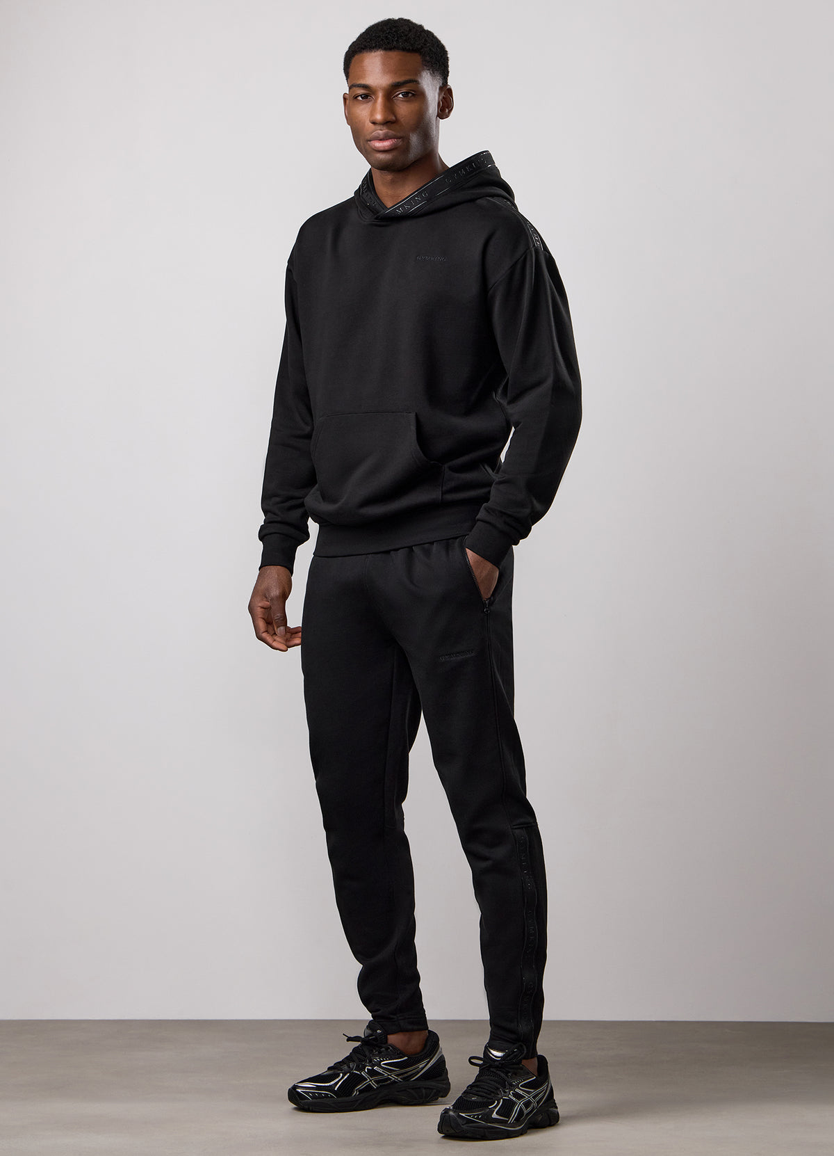 Gym King Ascent Hood Taped Tracksuit – Black