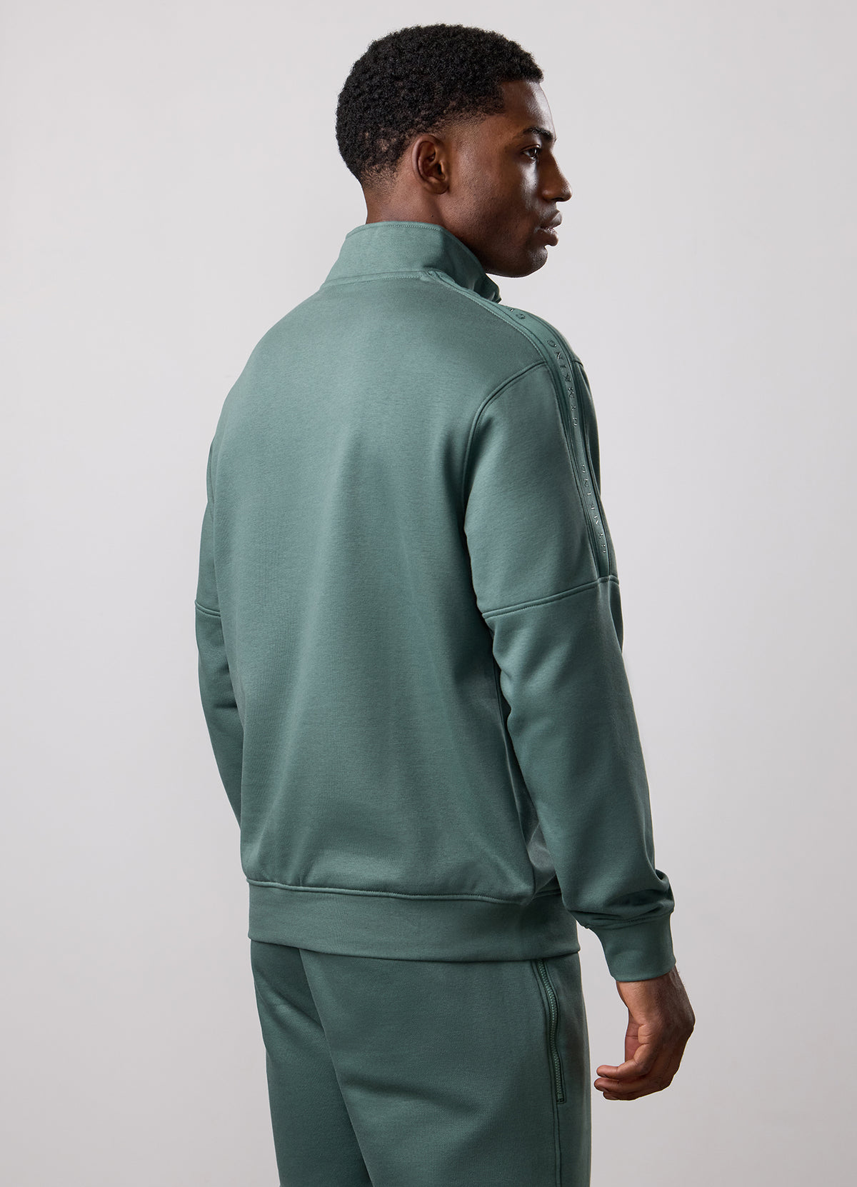 Gym King Ascent Taped 1/4 Zip Funnel - Willow Green