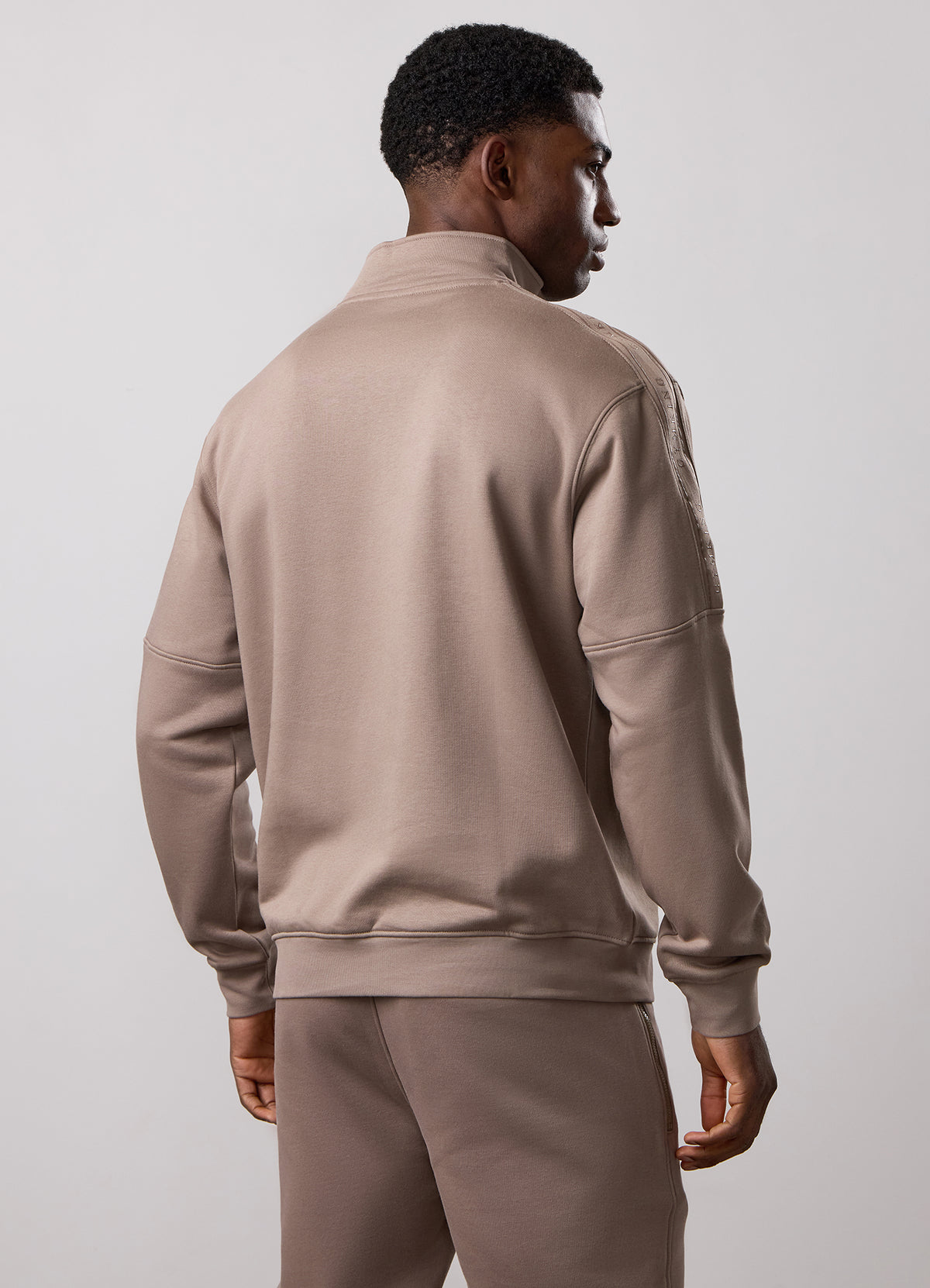Gym King Ascent Taped 1/4 Zip Funnel - Truffle