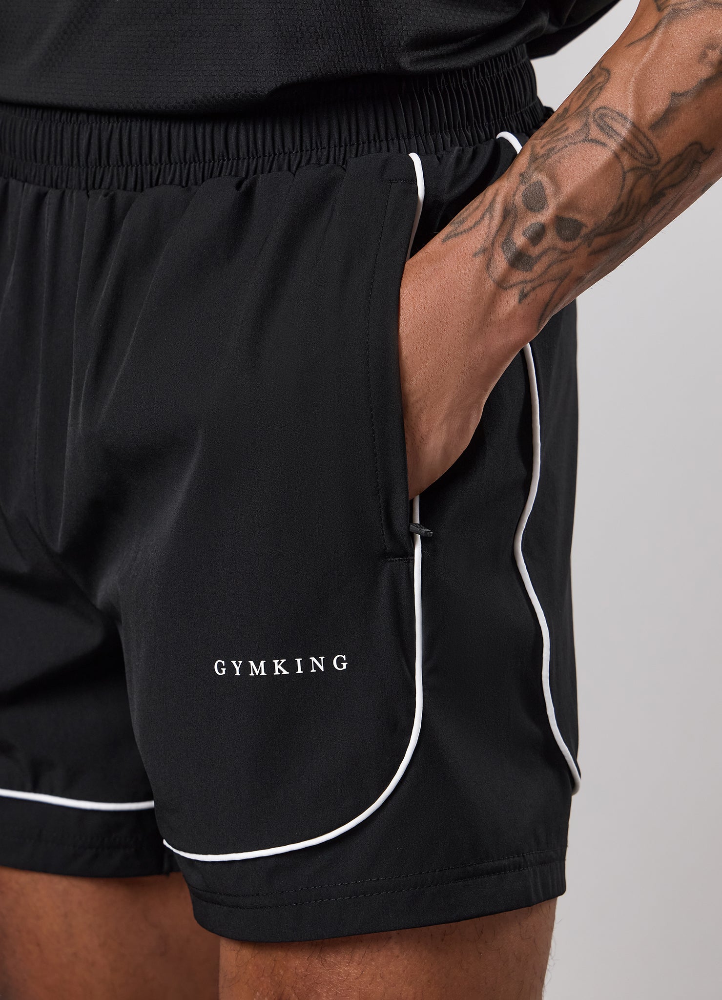 Gym King Core Piped Short - Black