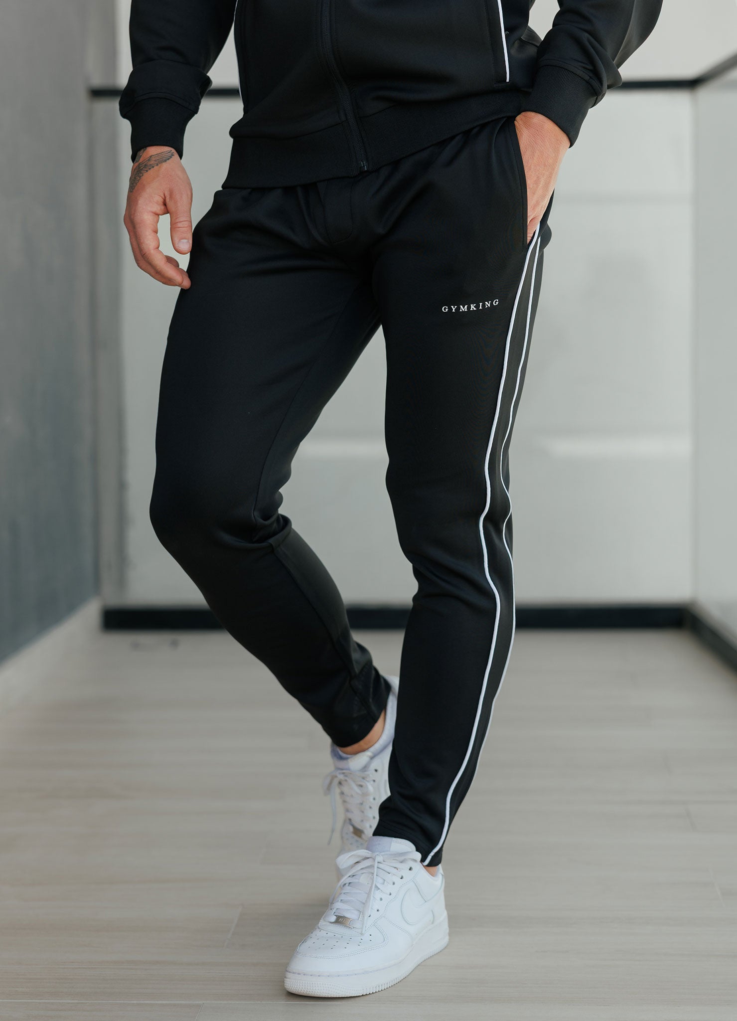Gym King Core Piped Tapered Leg Jogger - Black