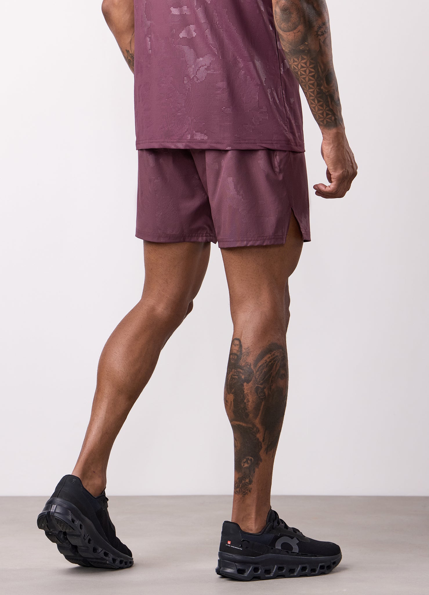 Gym King Debossed Camo Short 5" - Mulberry