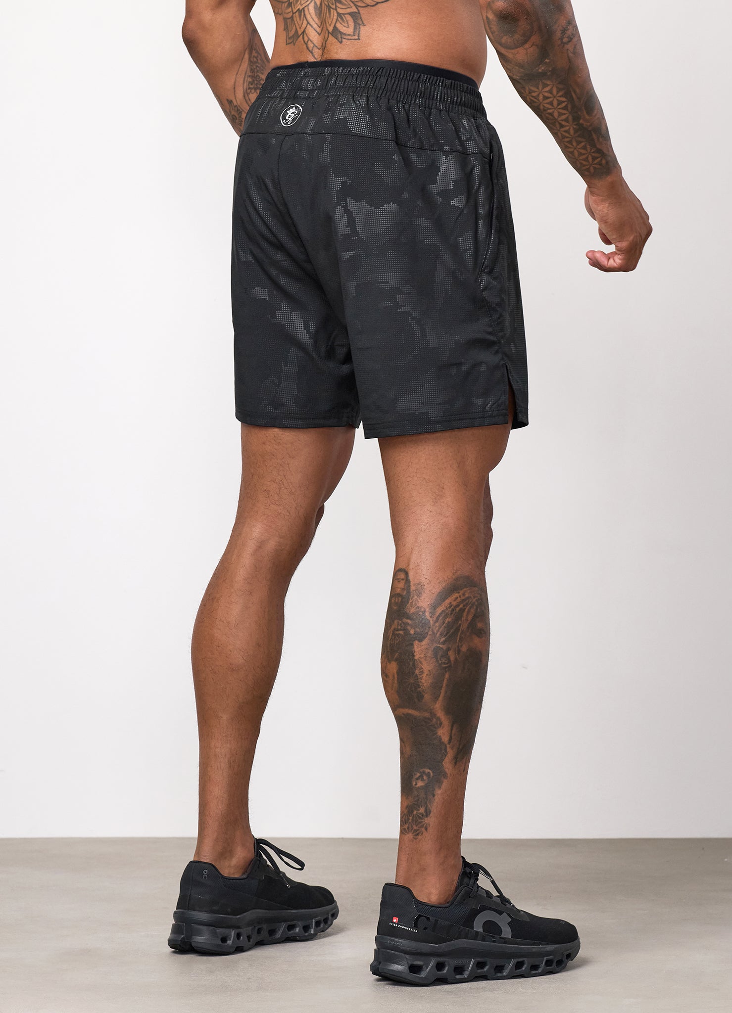 Gym King Debossed Camo Short 5" - Black