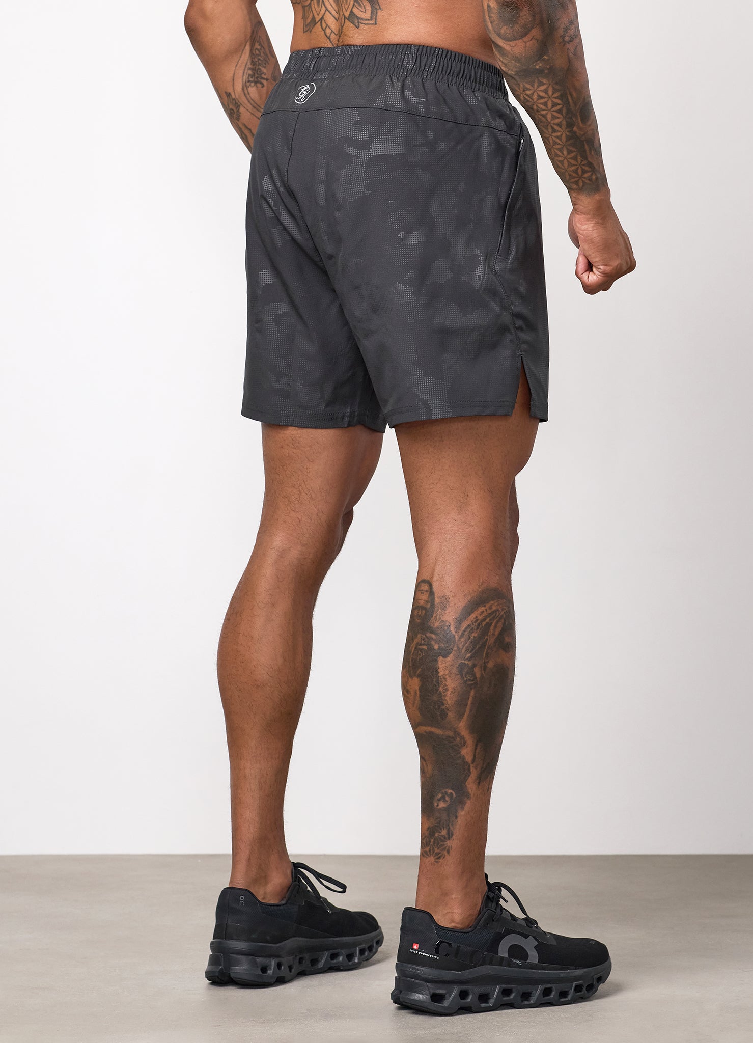 Gym King Debossed Camo Short 5" - Dark Pewter