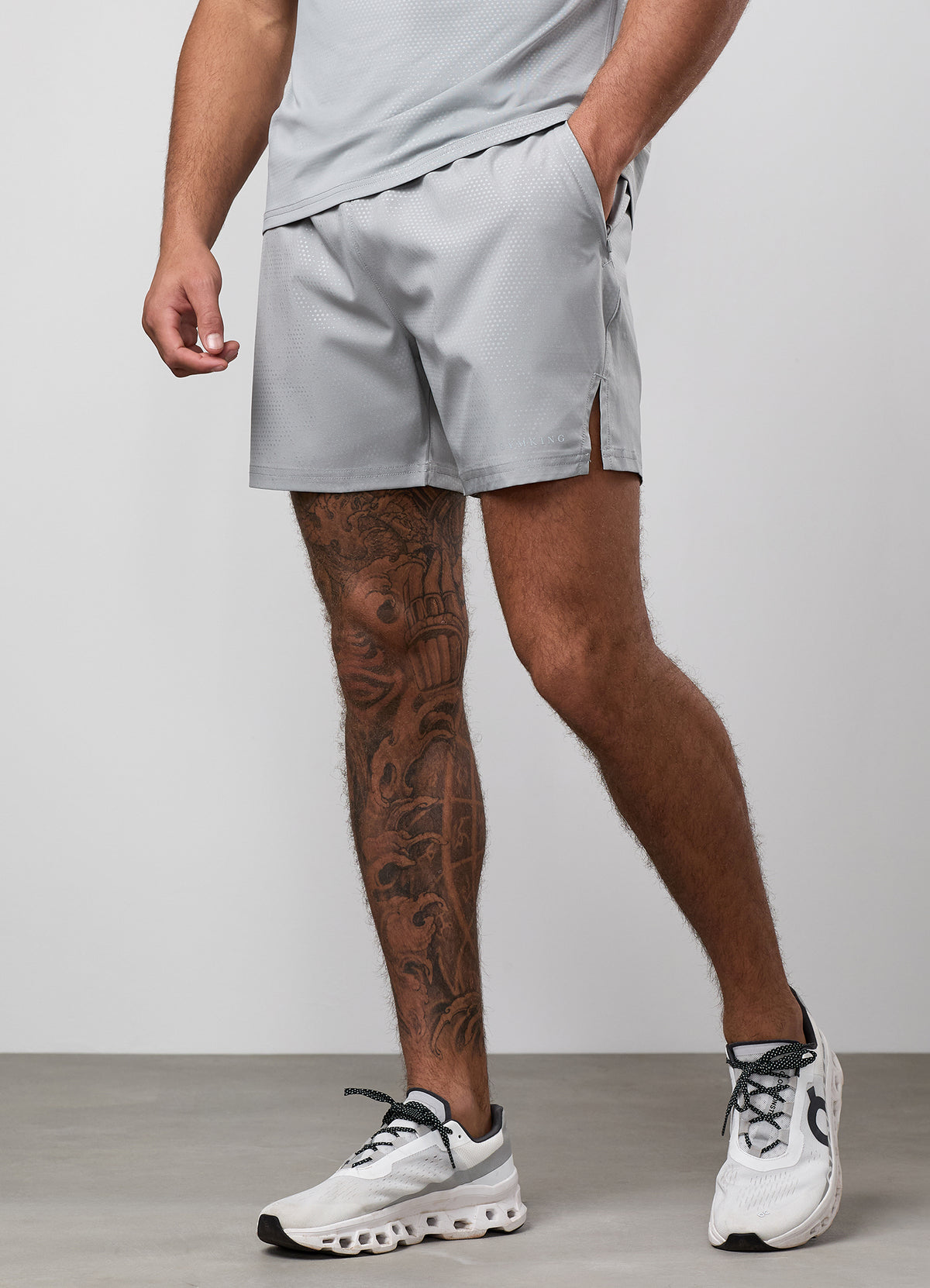 Gym King „Debossed Pixel 5“ Shorts – Urban Grey