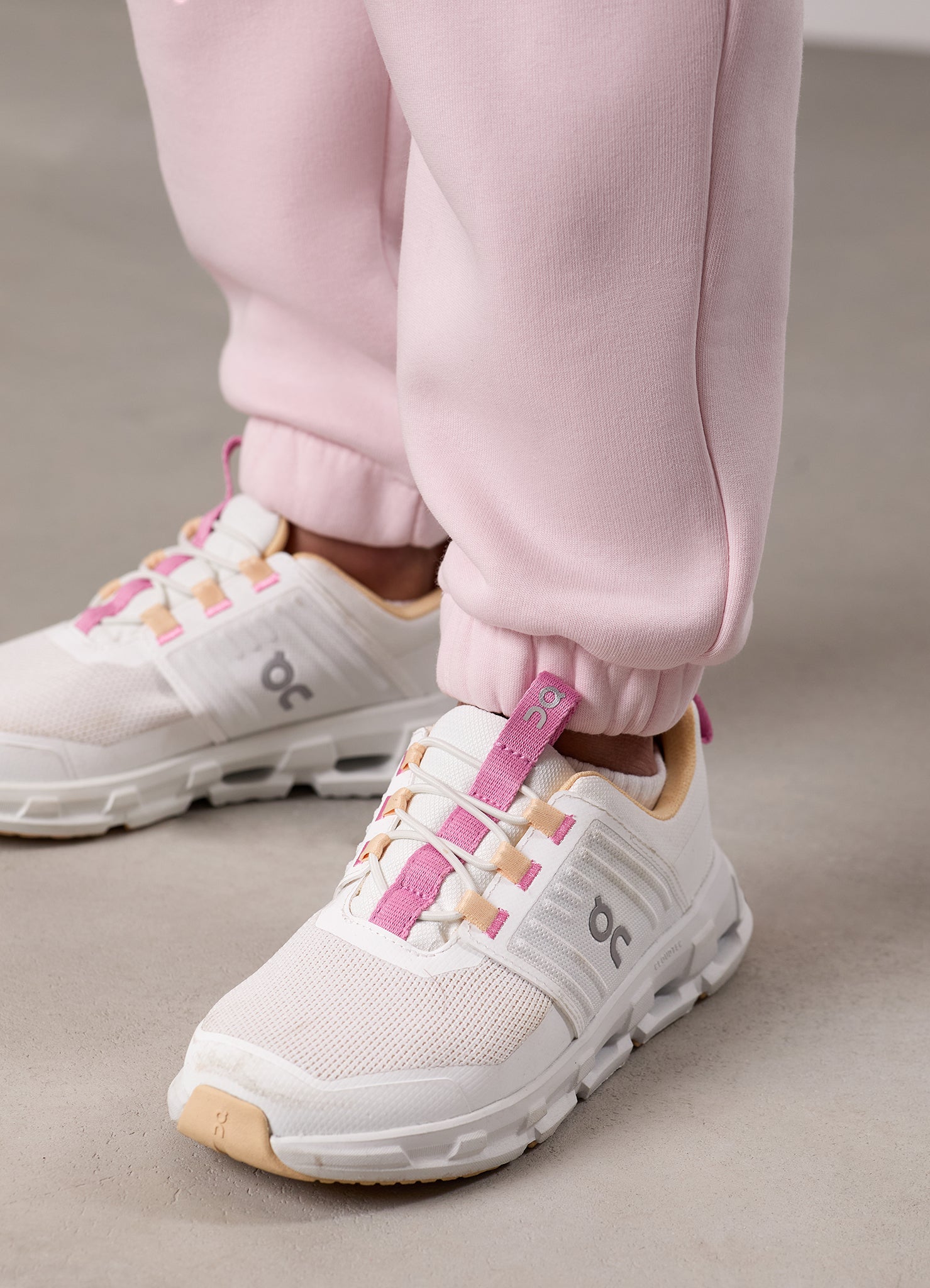 Gym King Kids Script Relaxed Fit Jogger - Baby Pink