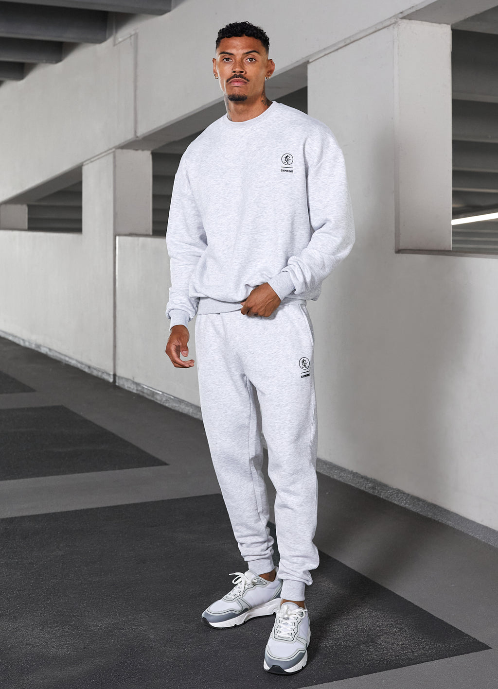 White gym best sale king tracksuit