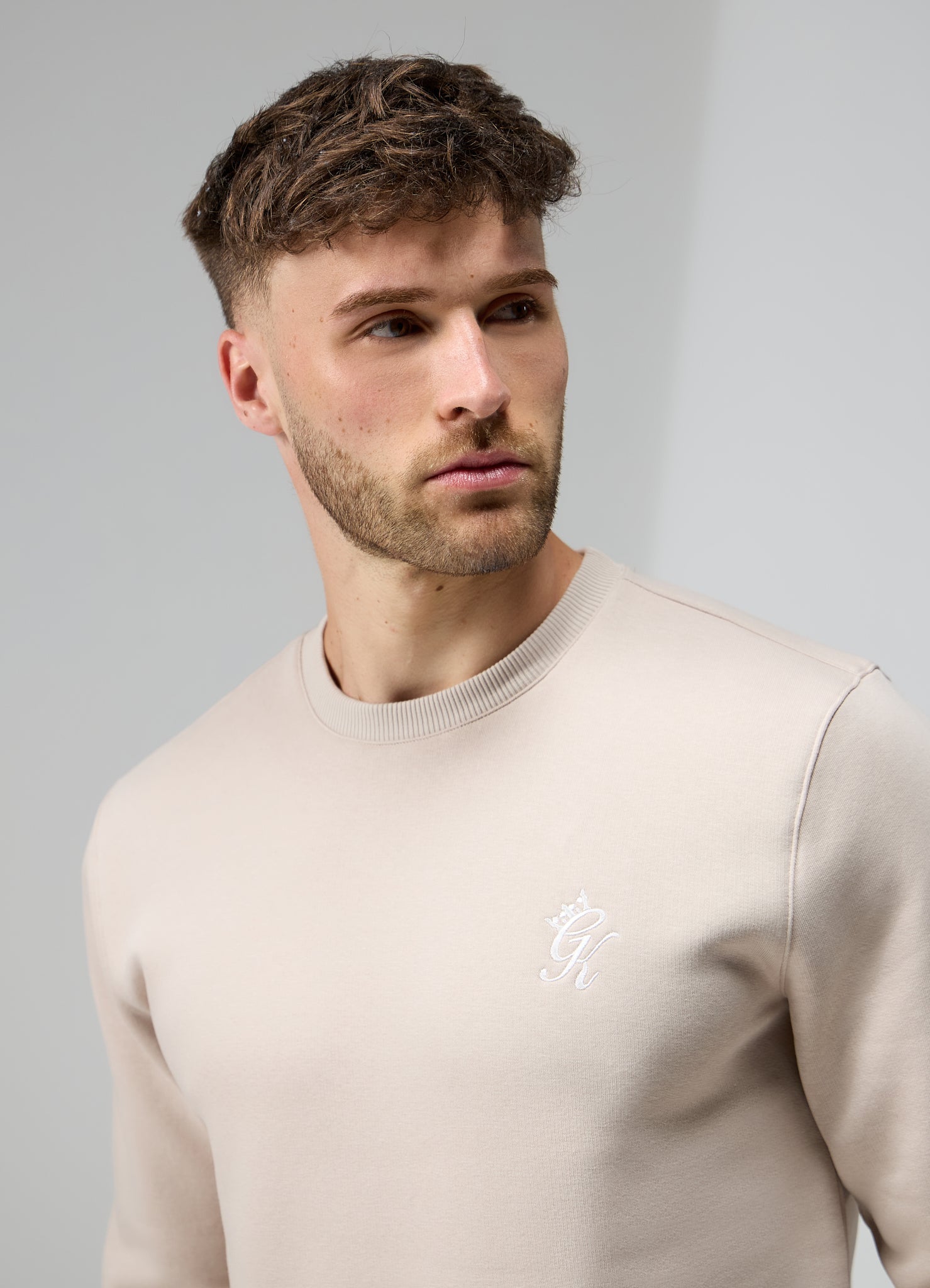 Gym King Fundamental Fleece Crew - Light Stone