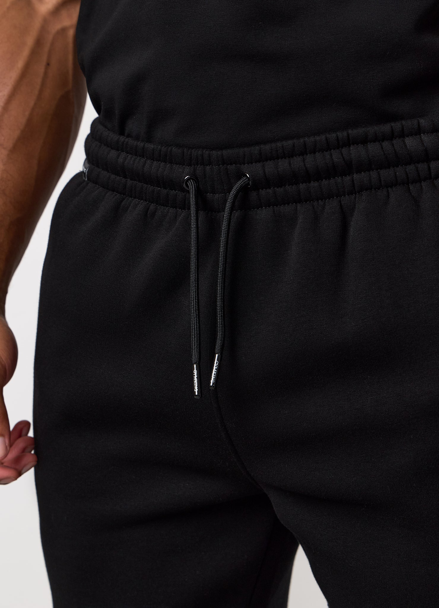 Gym King Fundamental Linear 1/4 Zip Tracksuit - Black