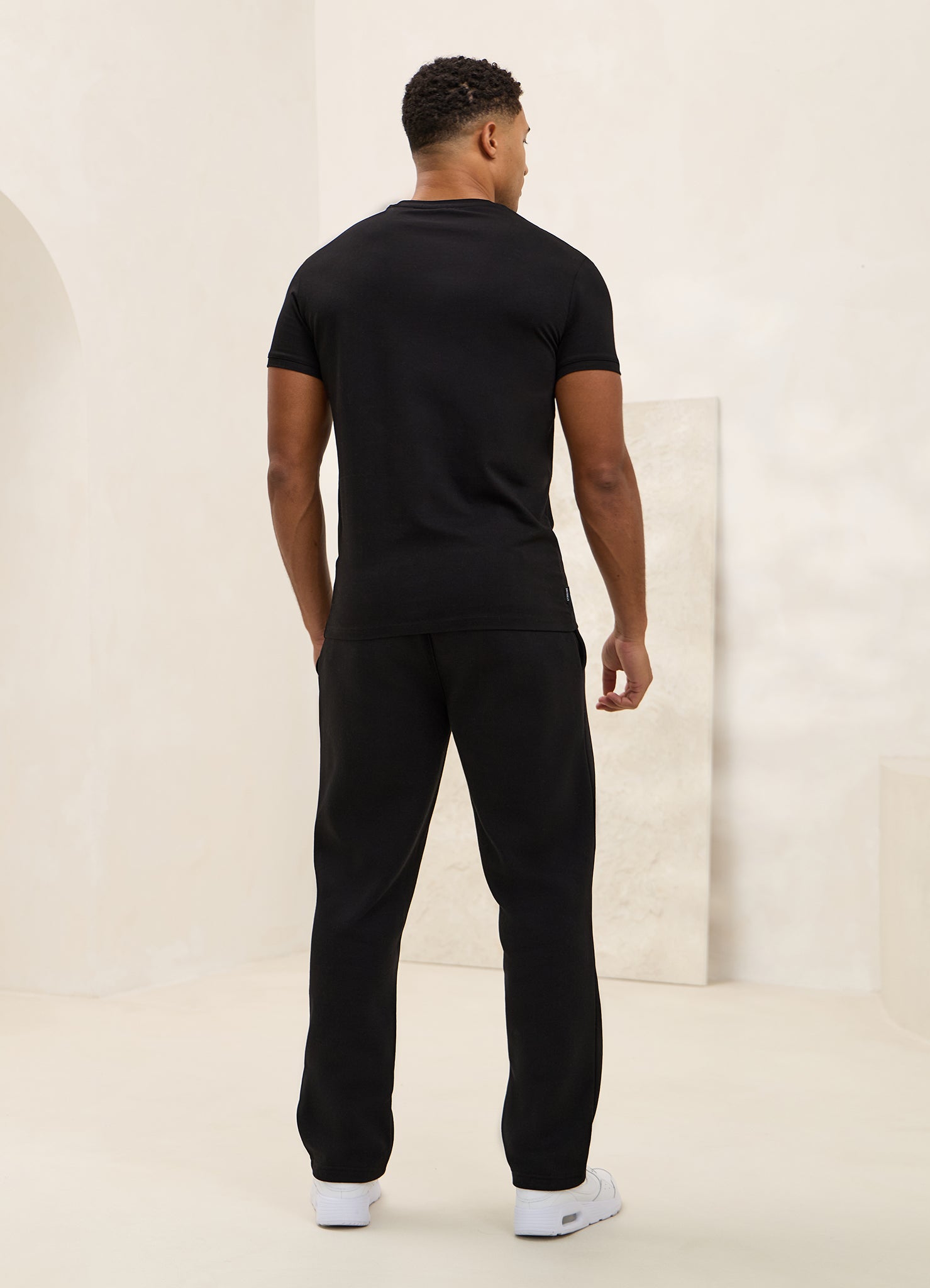 Gym King Fundamental Linear Tee - Black