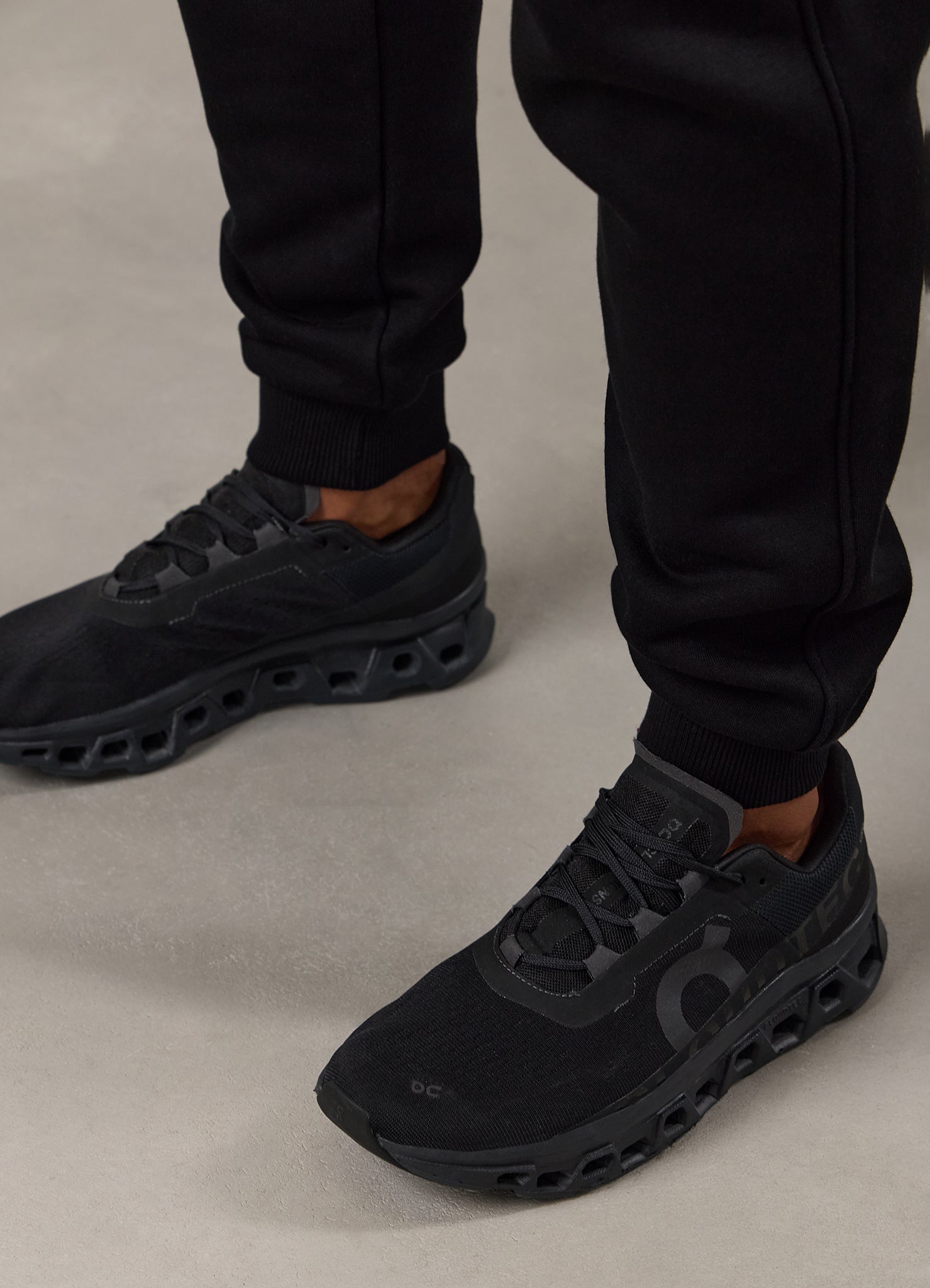 Gym King Fundamental Fleece Jogger - Black/Gold