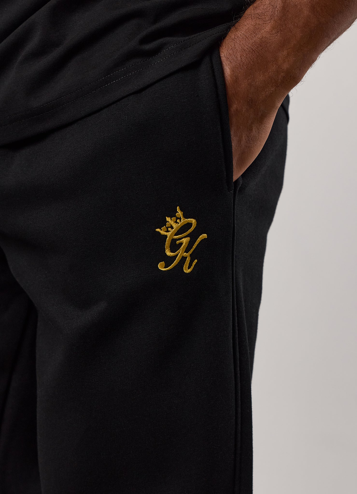 Gym King Fundamental Fleece Jogger - Black/Gold