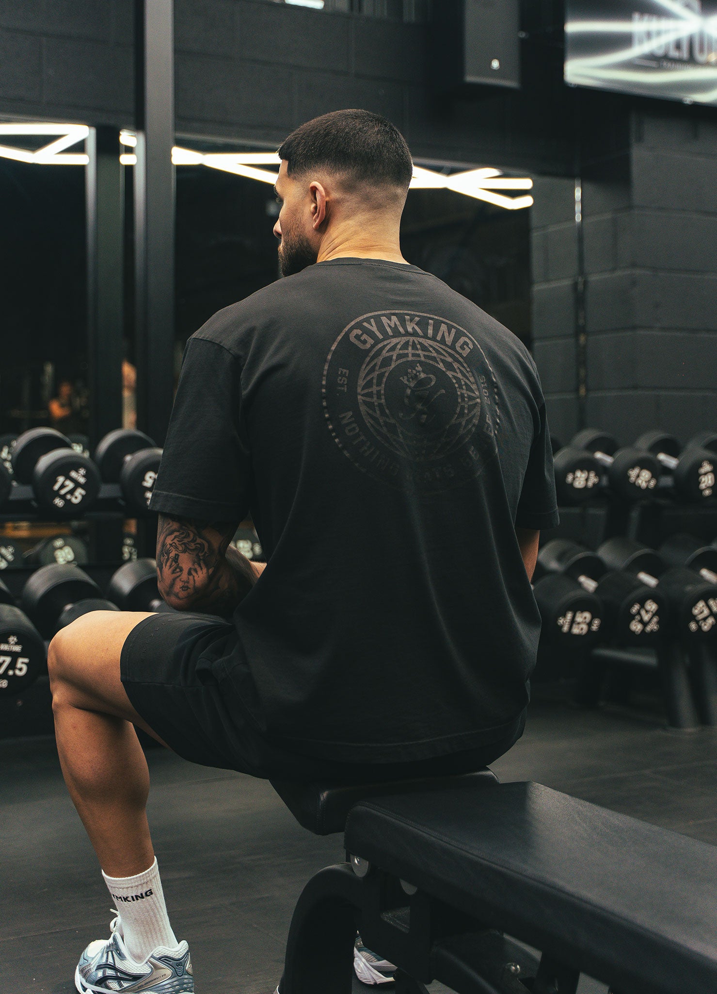 Gym King World Distressed Graphic Washed Tee - Black