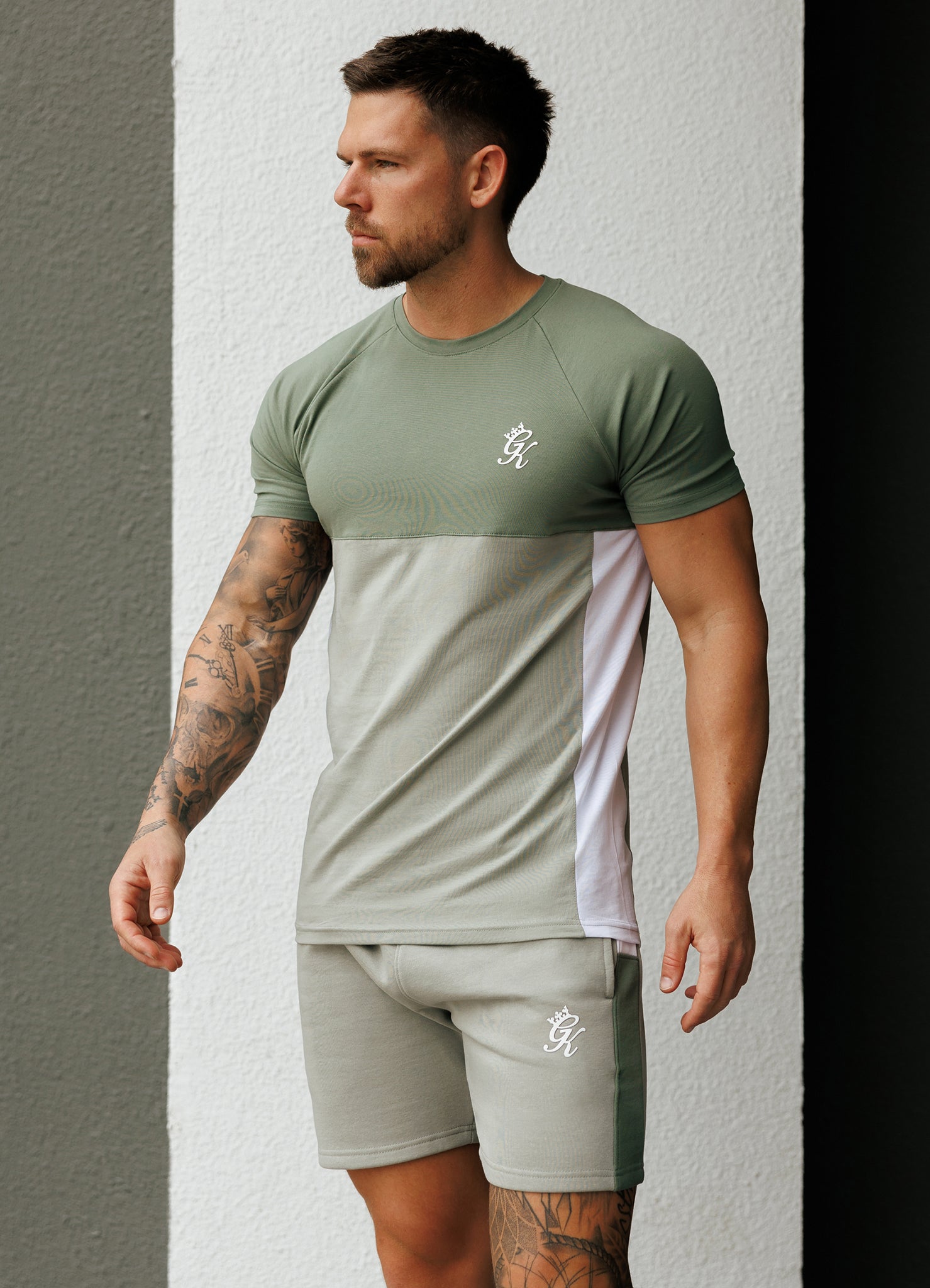 Gym King Contrast Panel Jersey Tee - Fern Green/Soft Khaki/White