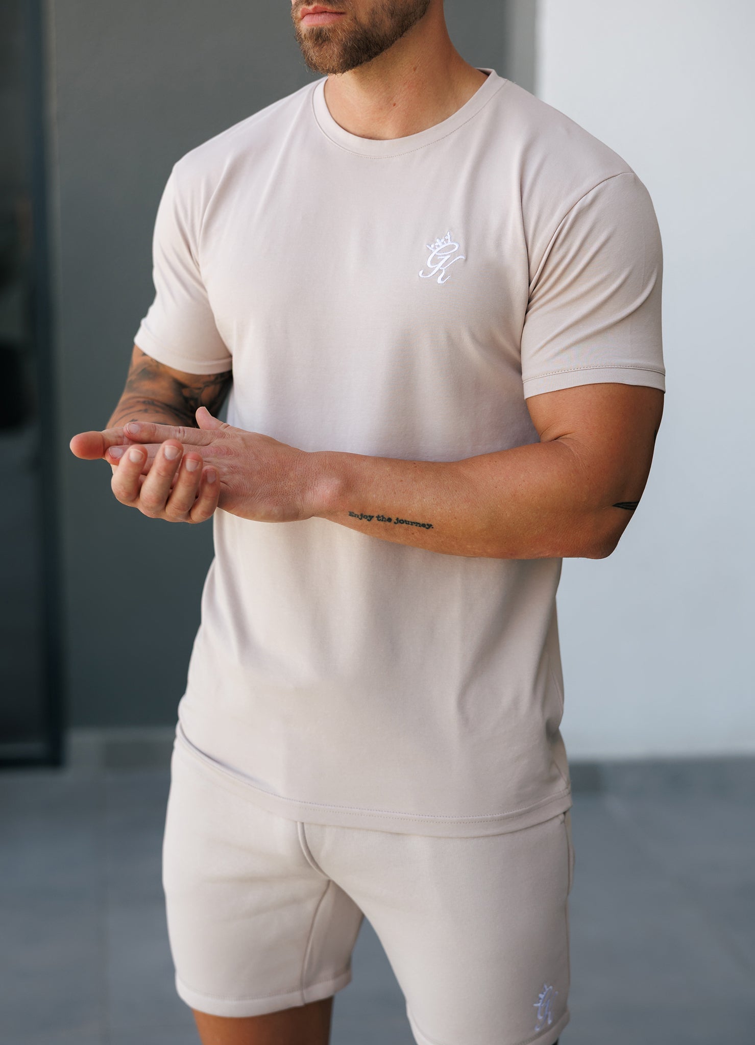 Gym King Fundamental Jersey Tee - Light Stone