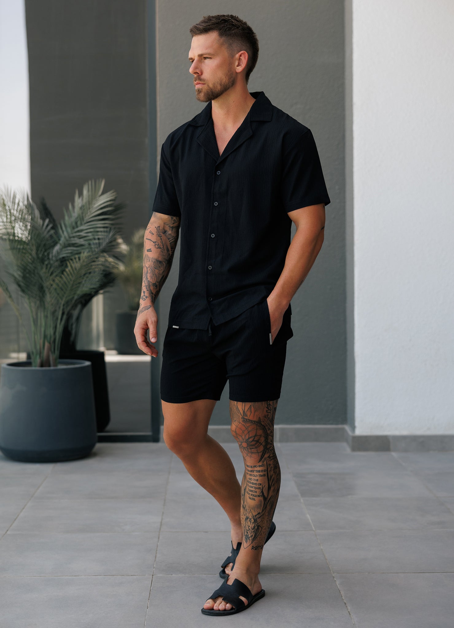 Gym King Signature Woven Texture Shirt - Black