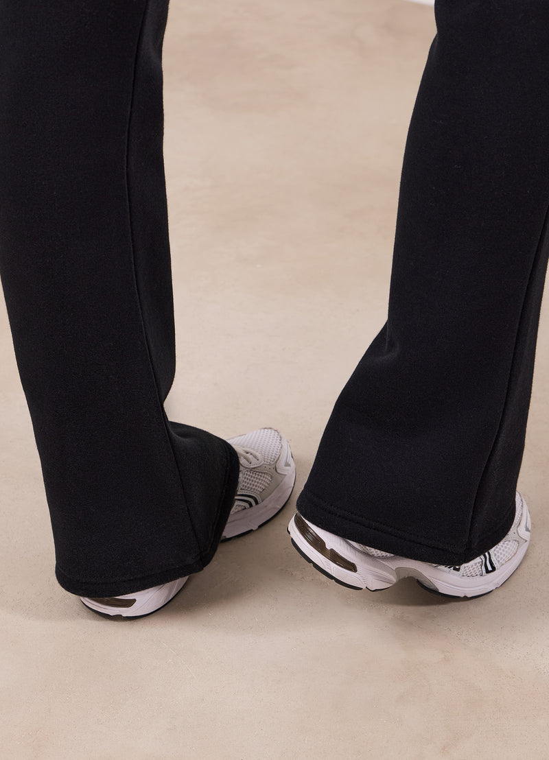 Gym King Inspire Flared Jogger - Black