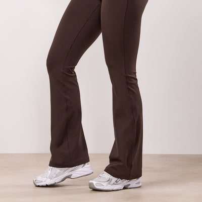 Gym King Peach Luxe Flared Yoga Legging - Dark Chocolate Luxe